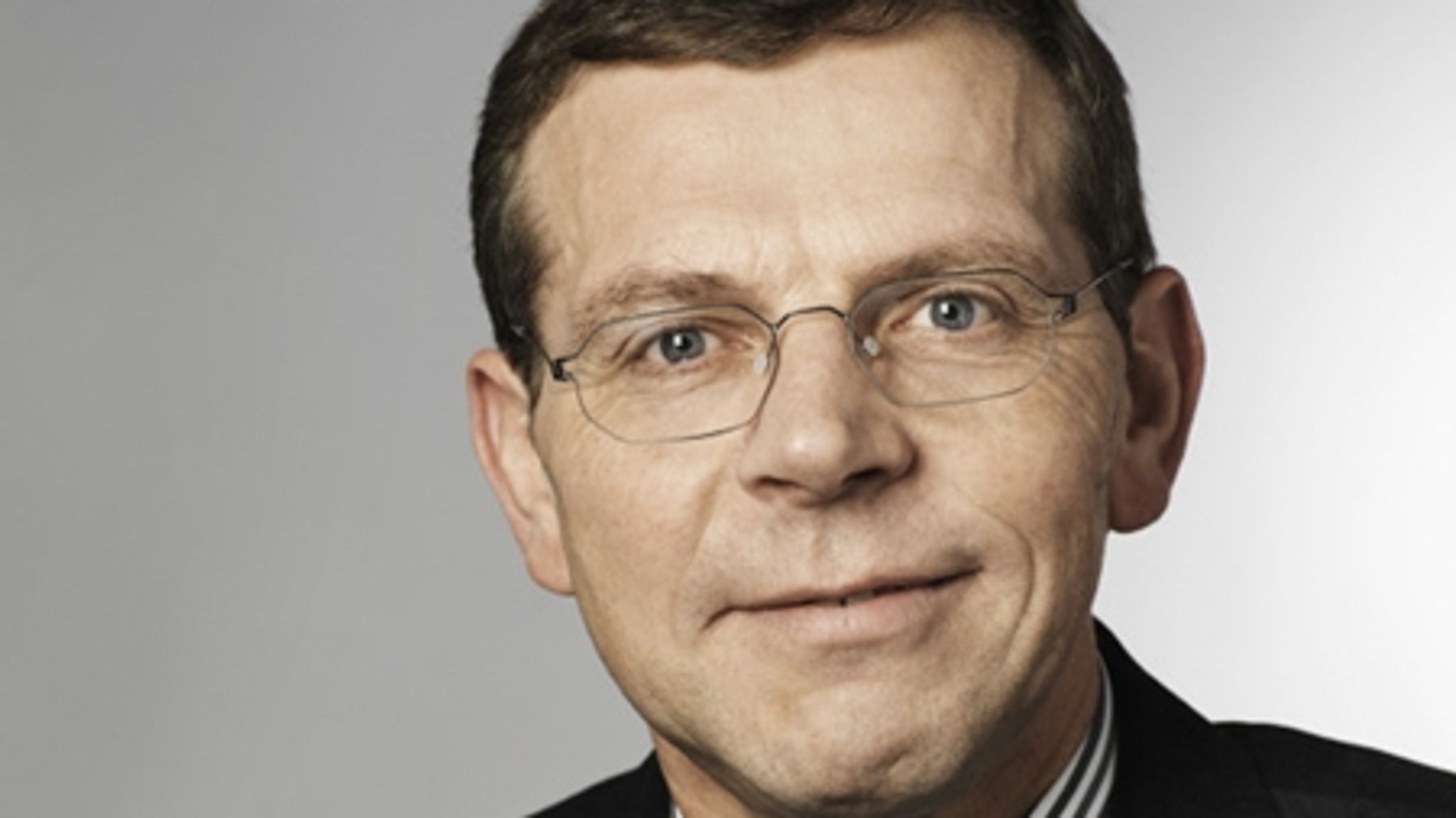 Knud Kristensen, formand for Arbejdsmarkedsudvalget, melder sig nu klar til at se på reglerne for unge ledige, hvis jobcentrene henvender sig.