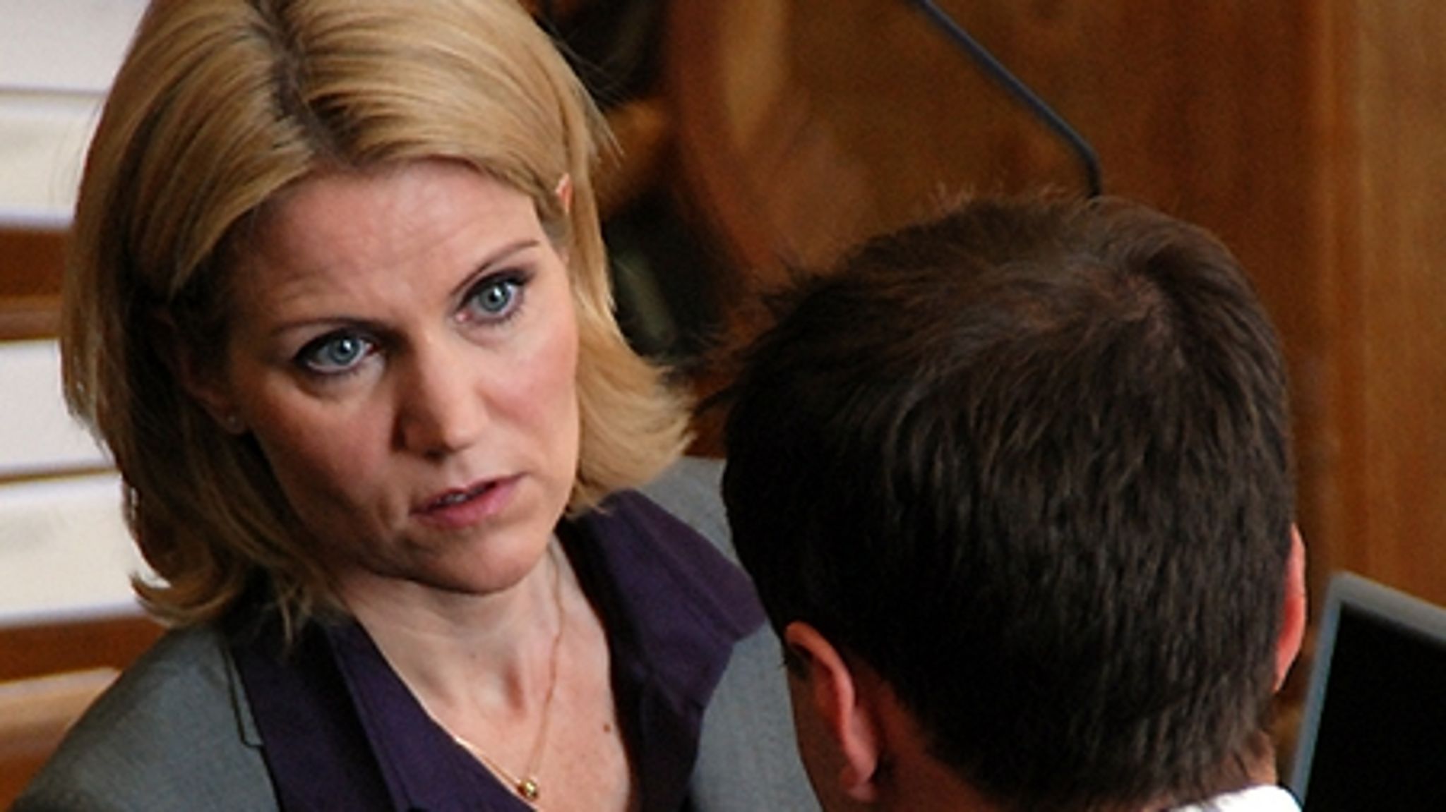 Socialdemokraternes formand Helle Thorning-Schmidt er den næstlængst siddende partileder i Danmark. Portrætbogen "De Forreste" om de danske partiledere kommer dog ikke ind under huden på Thorning-Schmidt.