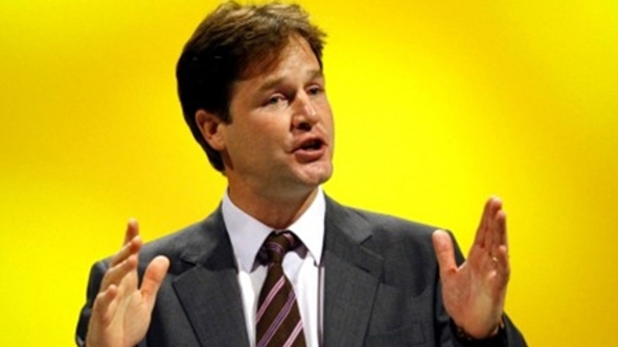 Nick Clegg og den britiske valgkamp kan inspirere de danske partier - f.eks. til gennem sociale medier at opnå direkte kontakt til vælgerne, mener danske eksperter.