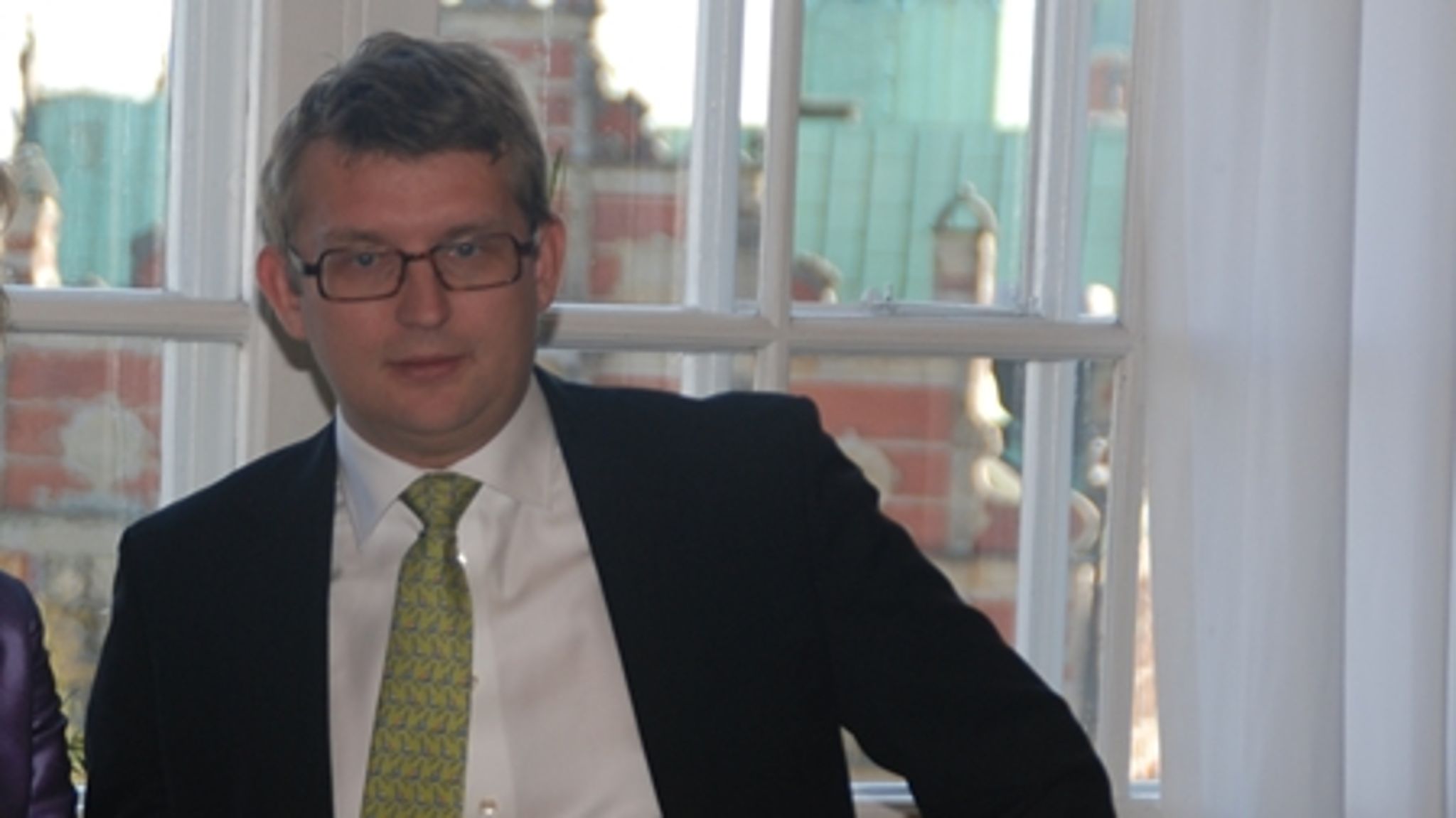 Skatteminister Troels Lund Poulsen (V) mente i september 2010, at øgede energiafgifter på erhvervslivet var en dårlig idé, fordi det ville koste danske arbejdspladser. Nu foreslår regeringen imidlertid lige præcis dét i sin nye Energistrategi. 