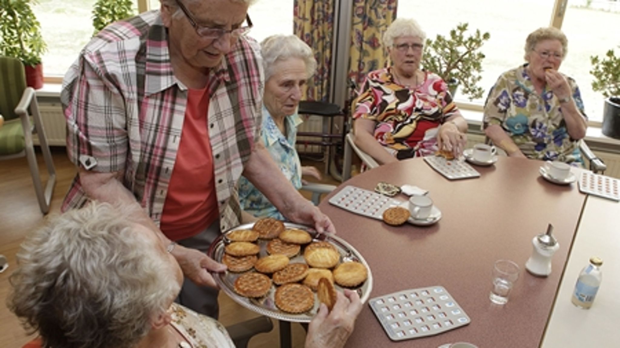 PENSIONS-BINGO: Det er op til de rene tilfældigheder, om man er født i en heldig årgang, der kan på pension som planlagt, eller man kommer til at arbejde fire gange så meget som middel-levealderen stiger.