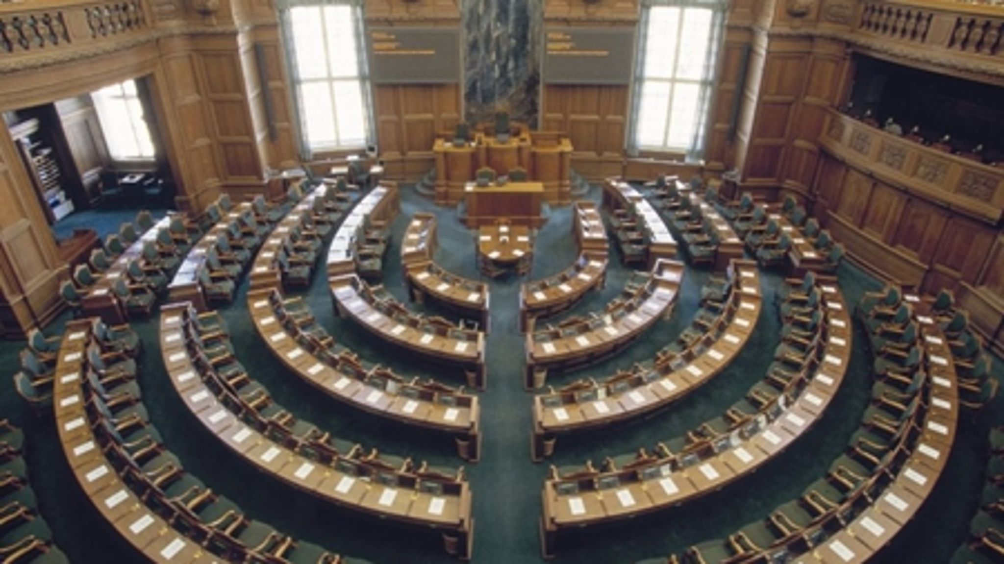 Liberal Alliance er på vej nedad i meningsmålingerne. Det koster nu kuglestøderen Joachim B. Olsen den ellers ventede plads i Folketinget.