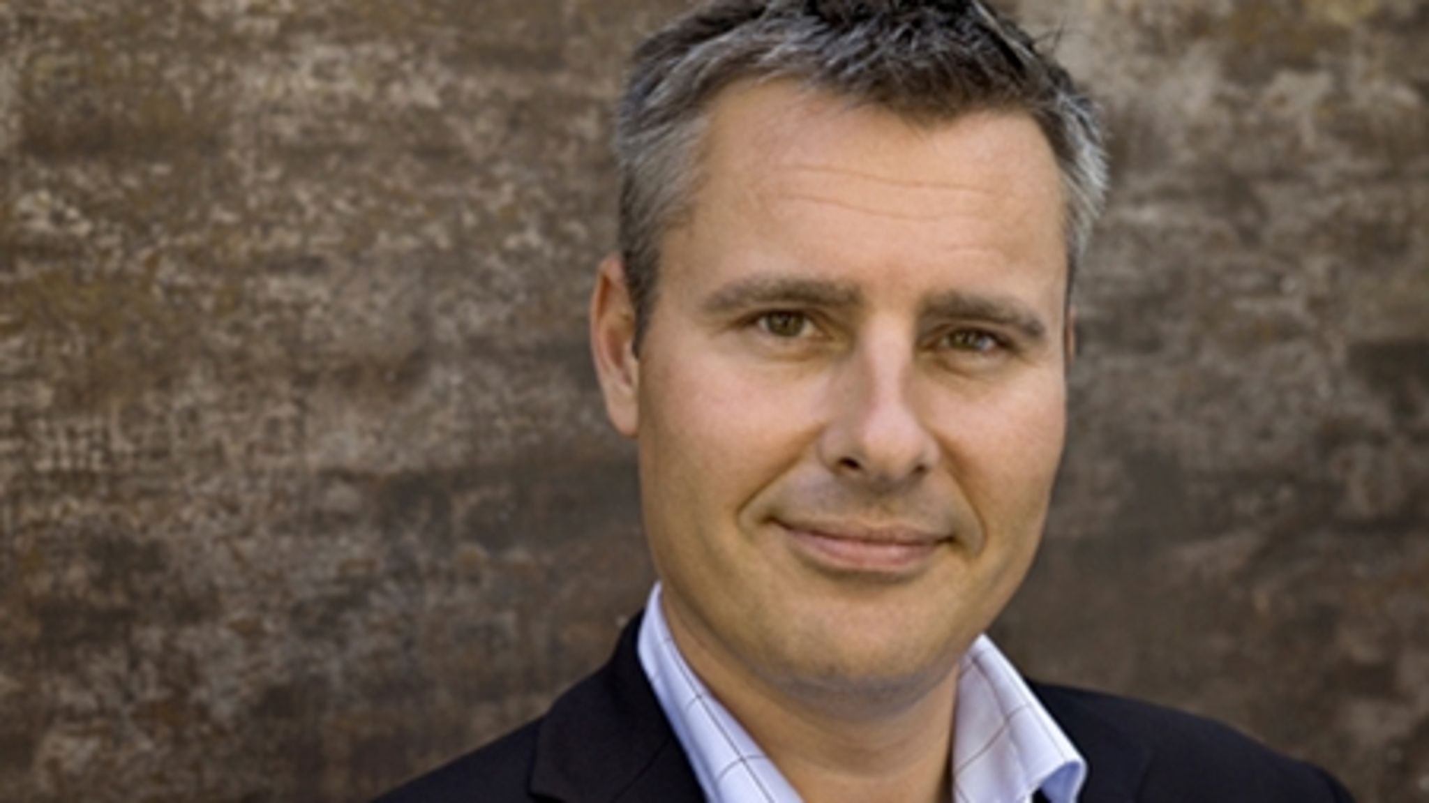 At tre ud af fire S-vælgere vil forlænge dagpengeperioden, kommer ikke bag på Henrik Sass Larsen (S).
"Når jeg er ude og føre kampagne, er det et af de spørgsmål, som allerflest stiller mig," siger han.