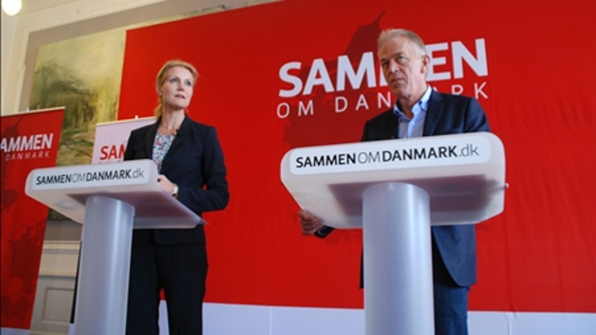 "Så gode venner var de vist".
Helle Thorning-Schmidt og Villy Søvndal dengang det ikke var muligt at finde så meget som et komma til forskel på de to partiledere. Men i weekenden kom de to for første gang i fire år på hver sin side af stregen.