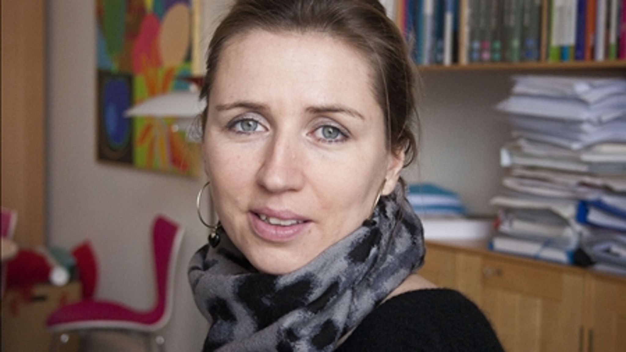 Beskæftigelsesminister Mette Frederiksen (S) vil have gjort op med rådighedsproblemerne og foreslår, at man skal arbejde for kontanthjælpen og inddrage private aktører som ISS i jobindsatsen.