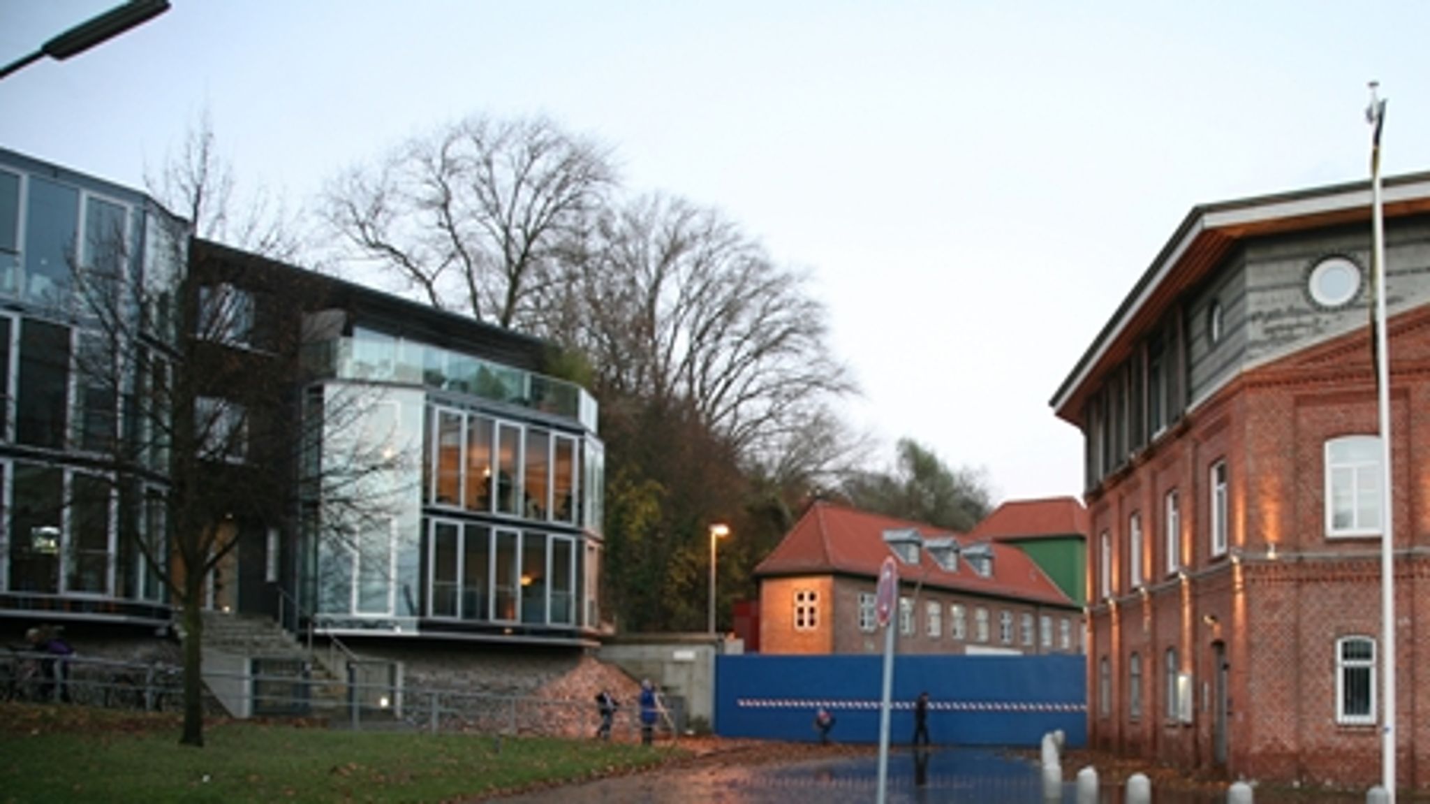 De reale huspriser falder både i 2011 og 2012, hedder det i regeringens økonomiske redegørelse. Socialdemokraterne håber, at kickstarten vil tænde op under boligmarkedet.