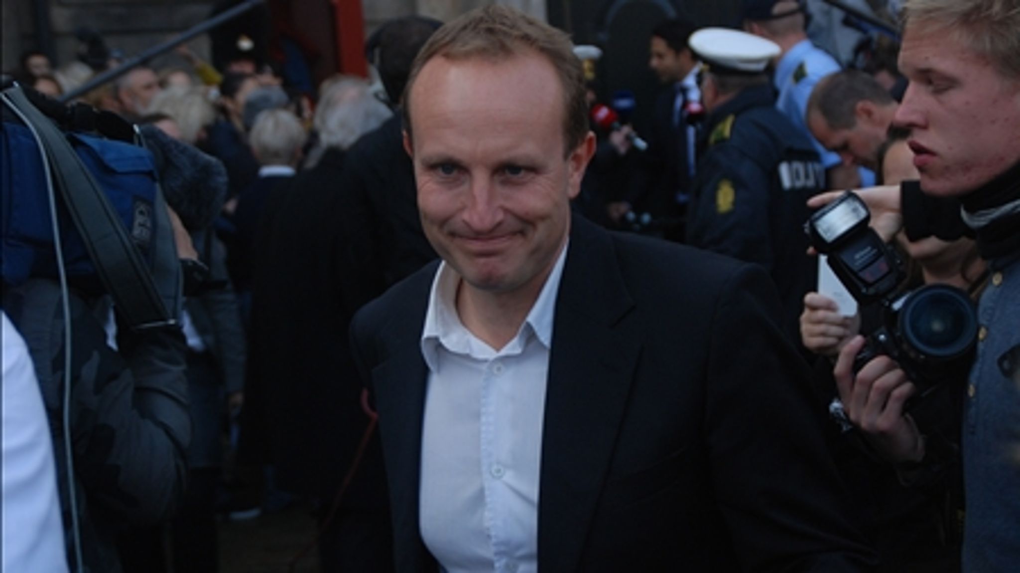 Martin Lidegaard har fundet en besparelser til en milliard i sit energiudspil. Men Venstre har nye krav med til forhandlingerne.