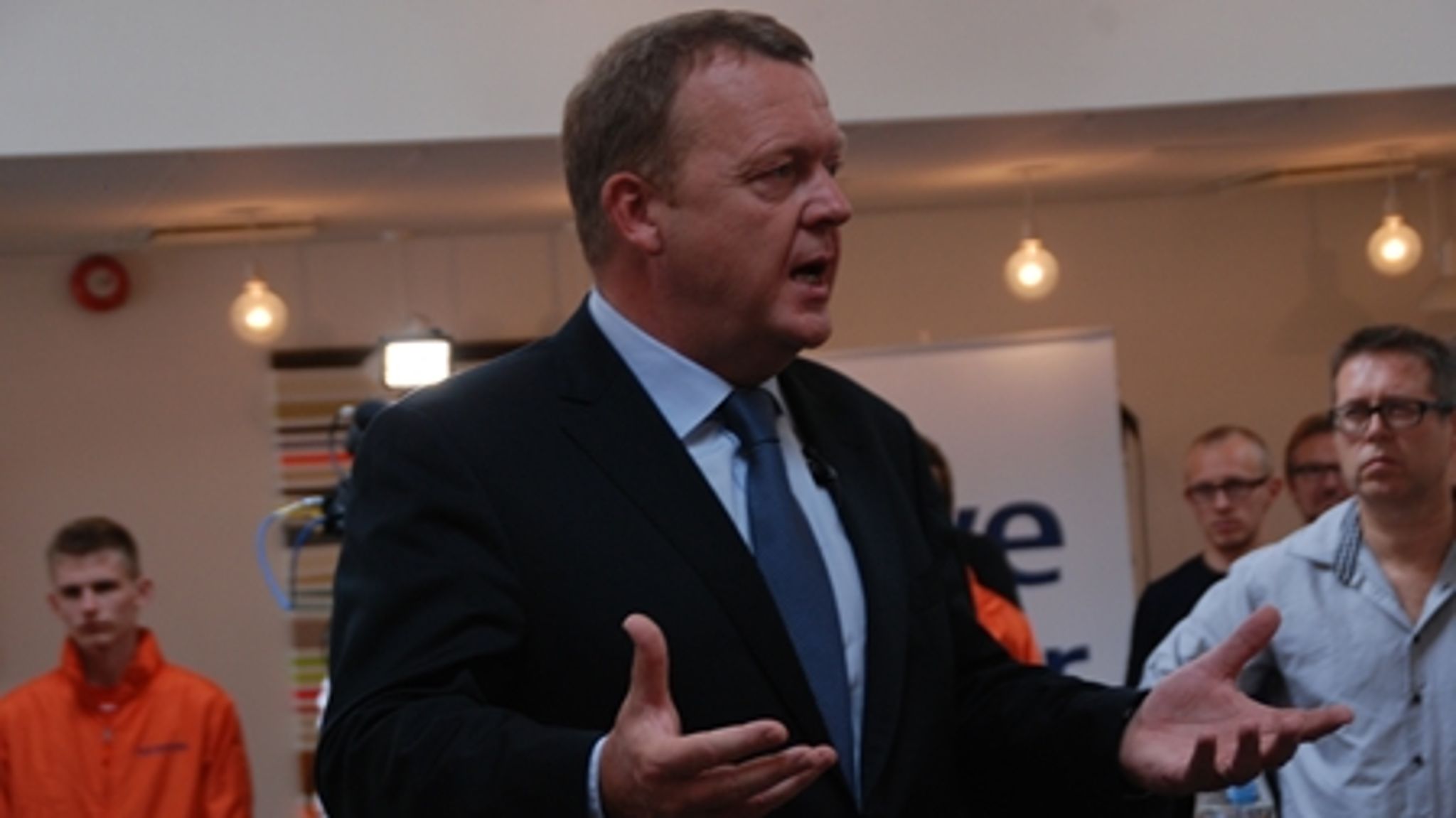 Daværende indenrigsminister Lars Løkke Rasmussen (V) turnerede land og rige rundt for at argumentere for en strukturreform. I dag er det meget usikkert, hvor store gevinster reformen har medført.