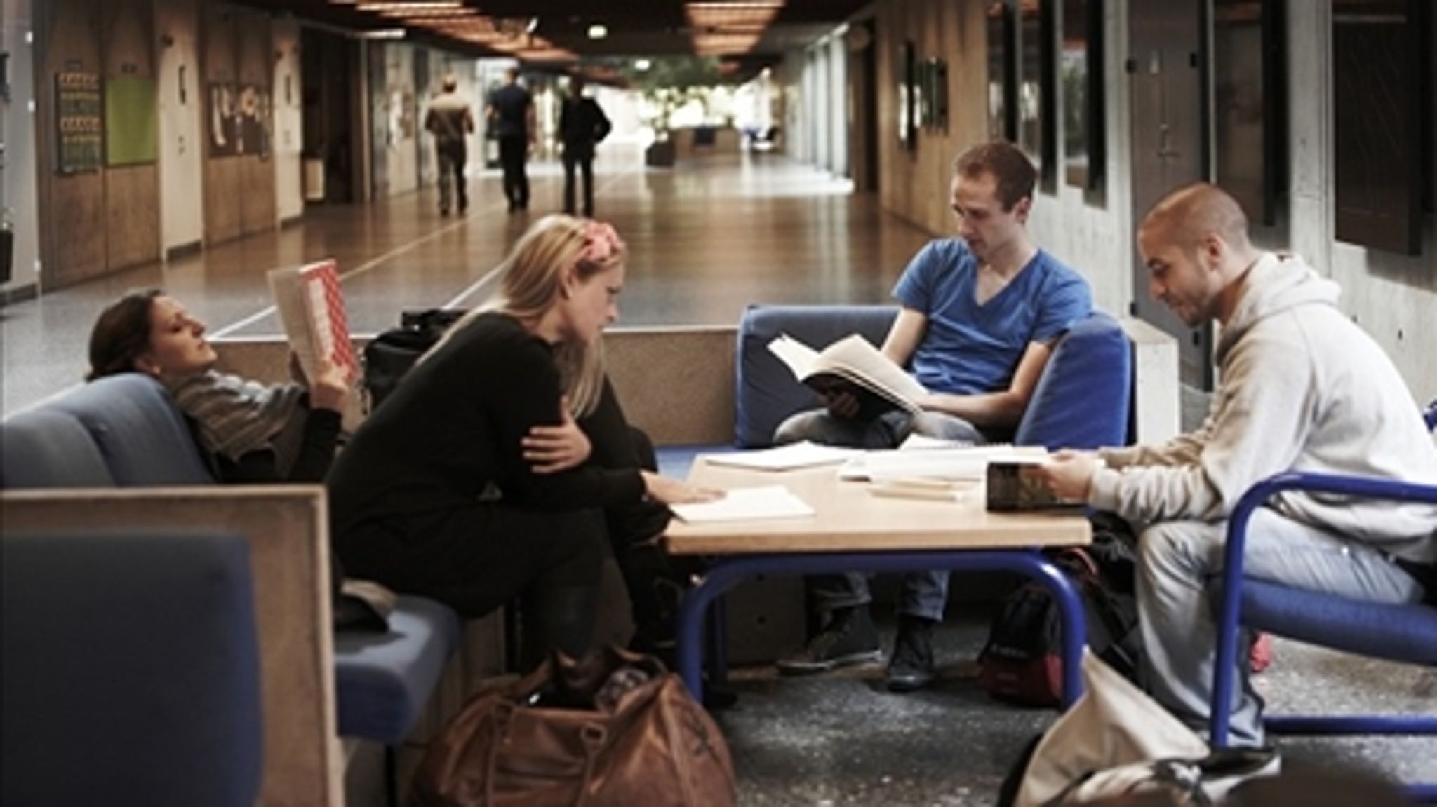 Det skal være slut med suppleringskurserne mellem bachelor- og kandidatuddannelser, hvis det står til uddannelsesminister Morten Østergaard (R). Hverken de studerende eller rektorerne er vilde med ideen, som tænketanken DEA betegner som usandsynlig.