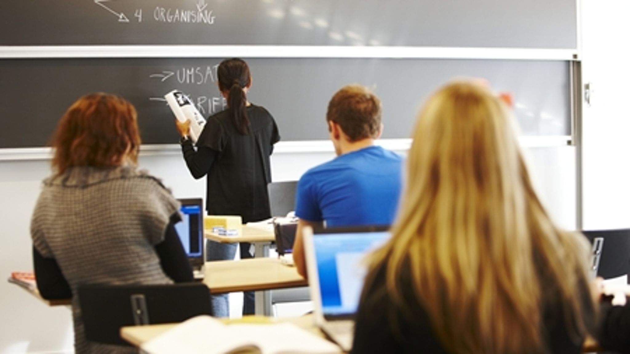 Fra den 1. august vil CBA være omdannet til et såkaldt klassisk akademi. Derudover åbner bestyrelsen for CBA for fusion med KEA.