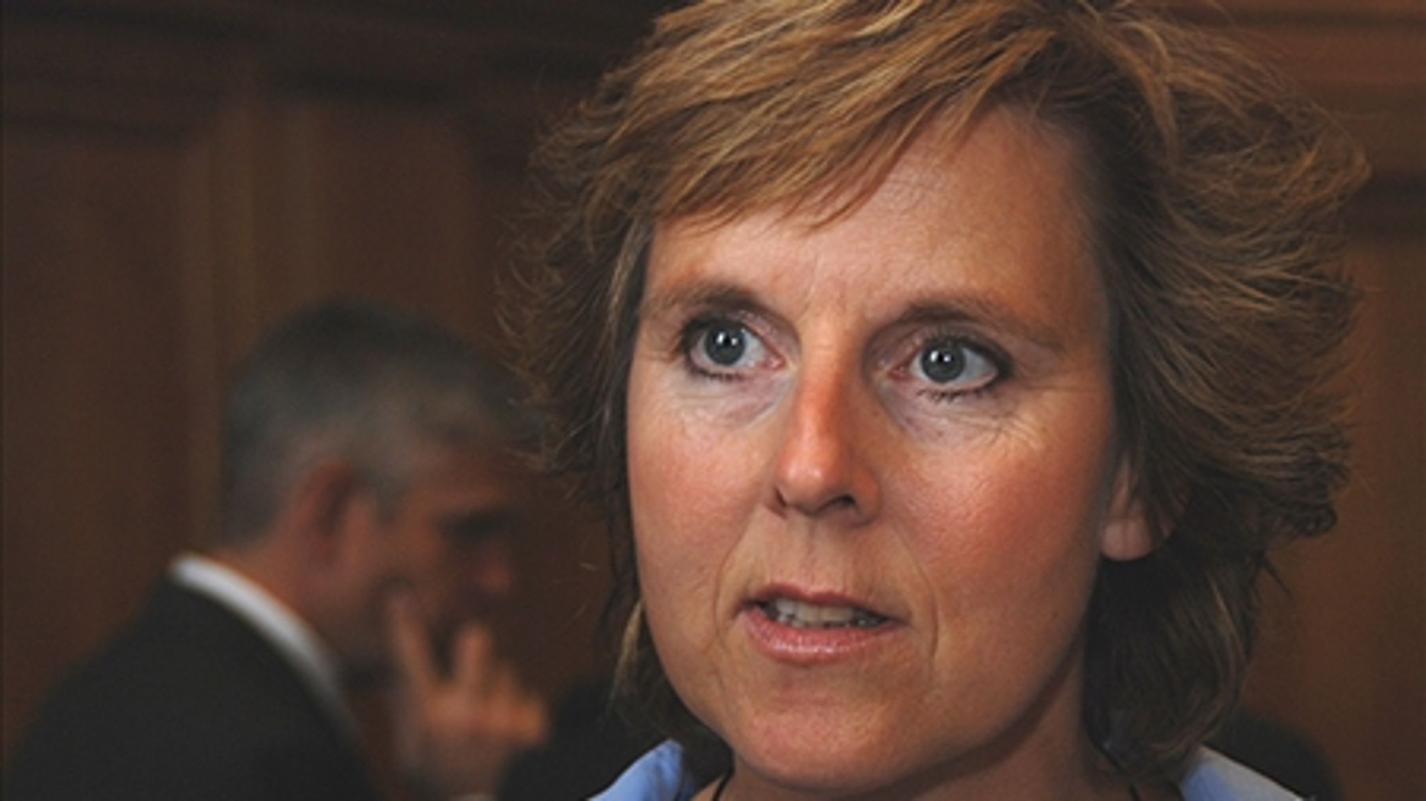 Klimakommissær Connie Hedegaard vil sikre, at de skærpede CO2-krav til biler kommer igennem hurtigt, og udskyde yderligere stramninger og politiske slagsmål til forhandlingerne om 2025-målene.
