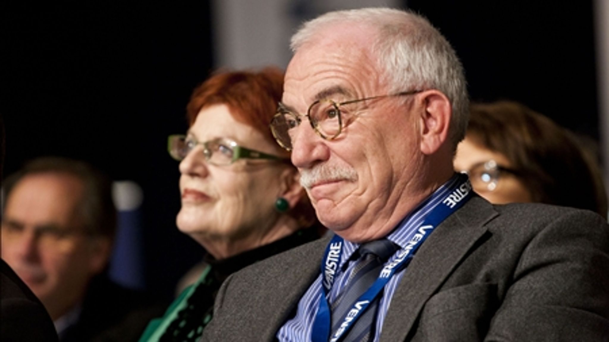 Uffe Ellemann-Jensen modtager Venstres frihedspris for sit engagement i Baltikum og på Balkan.