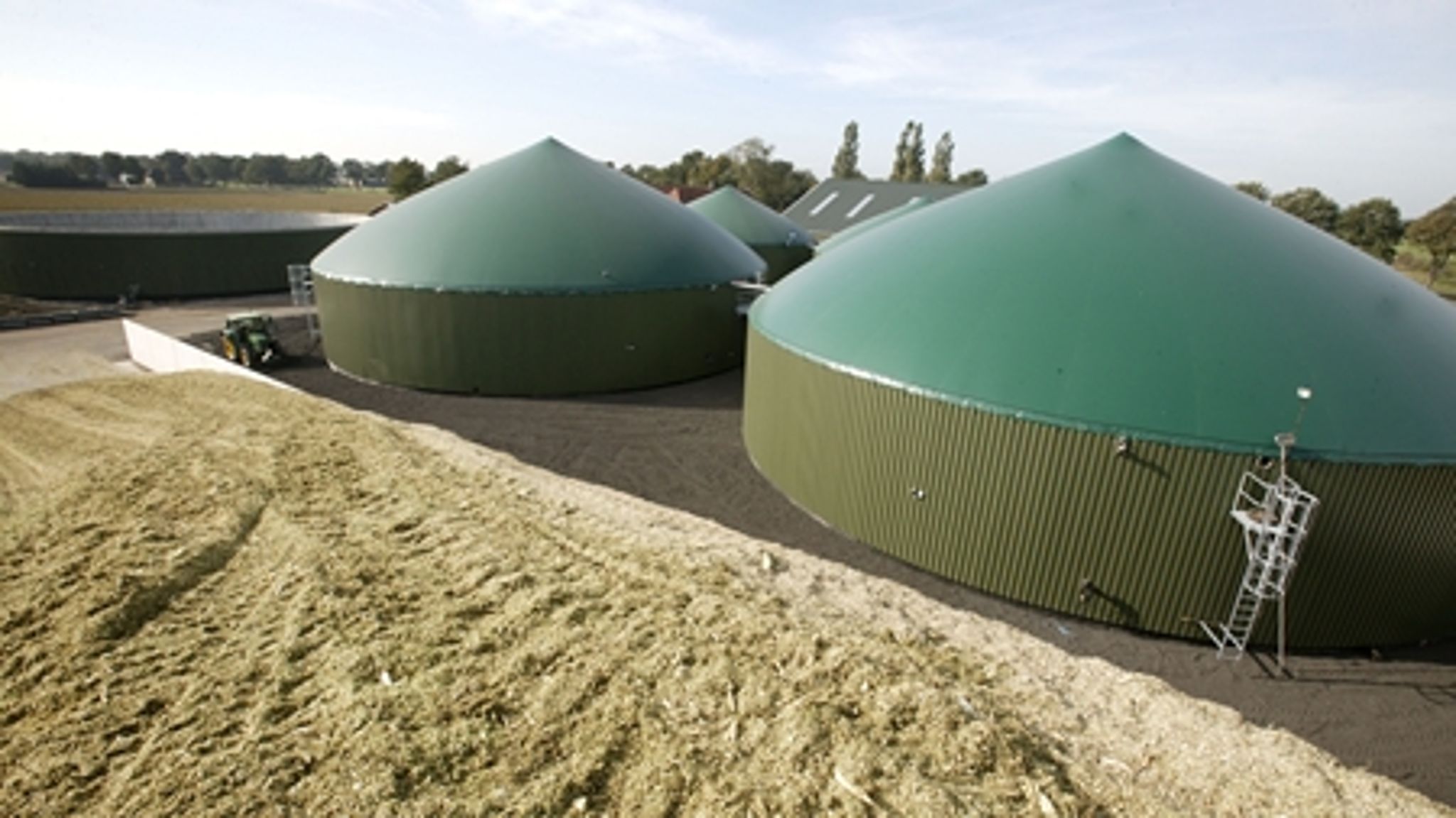 Det kan blive et hårdt slag for biogasbranchen, hvis den fremover skal pålægges ekstra energiafgifter fra EU, vurderer ekspert og branchemand.