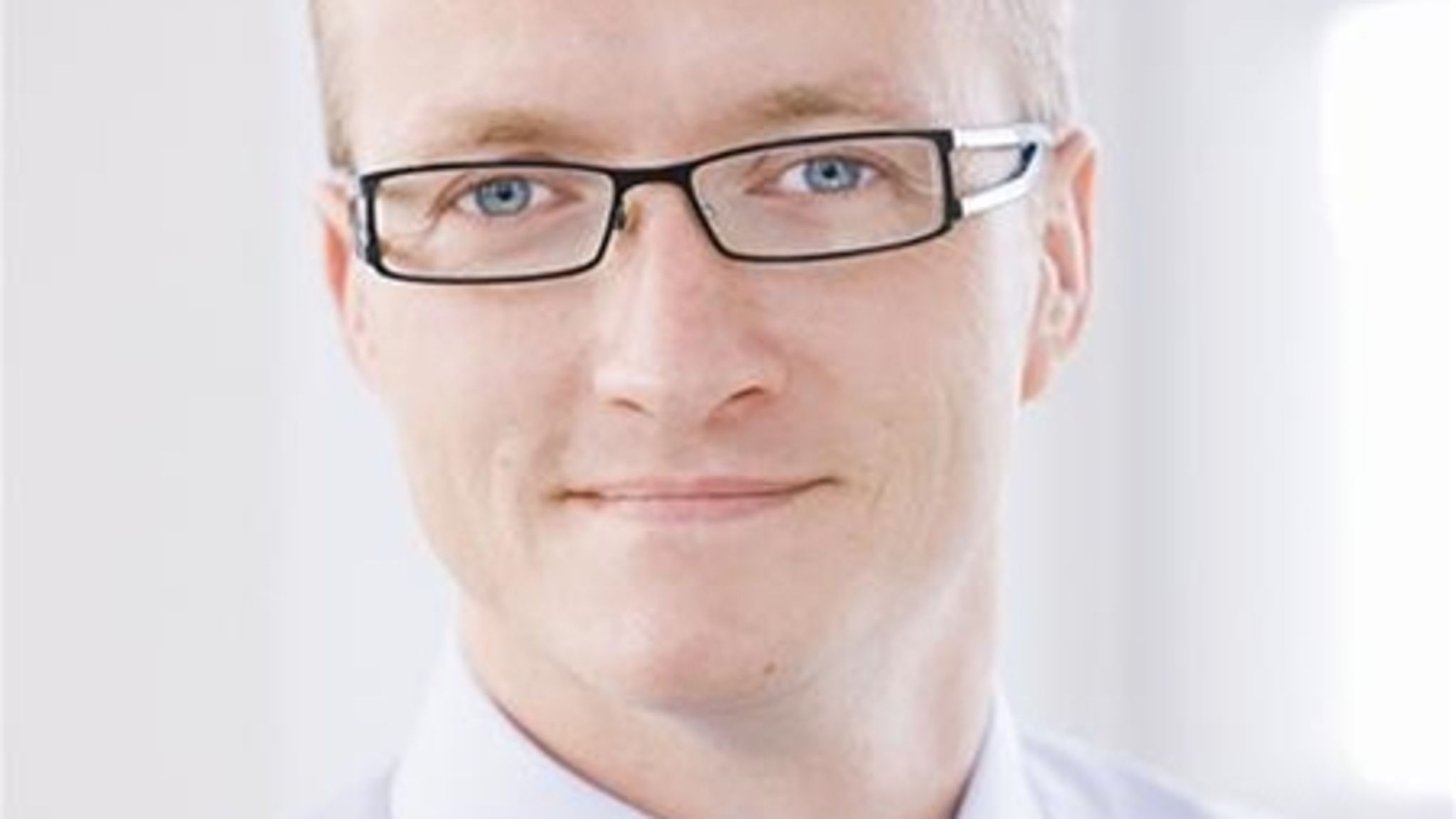 Chef for plante-, energi- og klimapolitik i Landbrug & Fødevarer Søren Korshom, mener, det er transportsektoren frem for landbruget, der må stå for skud, når den danske udledning af CO2 skal nedbringes.