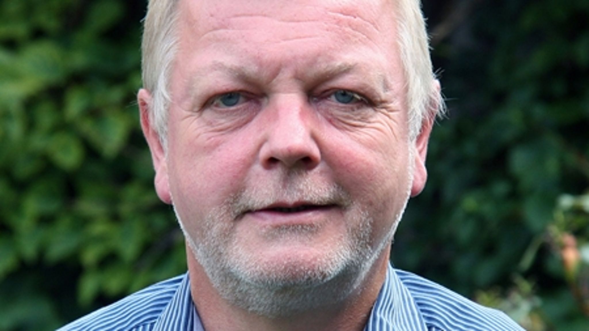 EUX-grundforløbet skal være praksisnært, og kvotebegrænsningerne for optagelse skal fjernes. Det mener Søren Hoppe Christensen, der er formand for Handelsskolernes Lærerforening, HL. 