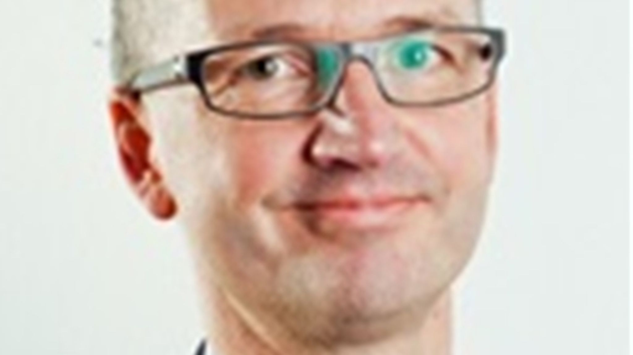 Differentierede adgangskrav og en ny fast track-ordning til målrettede erhvervsskoleelever. Det er ingredienserne i Claus Henriksens forslag til erhvervsskolereformen.