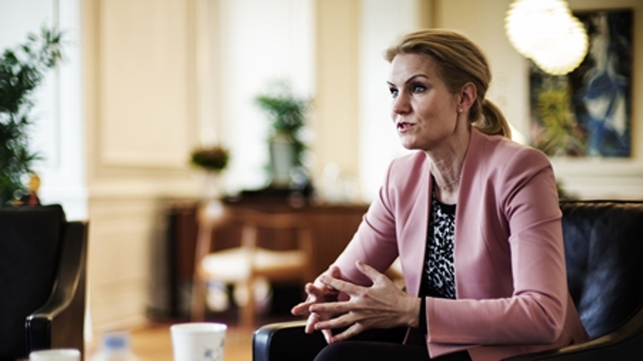 "Vi vil få mere indflydelse på forhold, som alligevel påvirker os - og som et lille land ellers ikke har særlig meget indflydelse på. Det er det, som EU dybest set handler om," siger Helle Thorning-Schmidt.