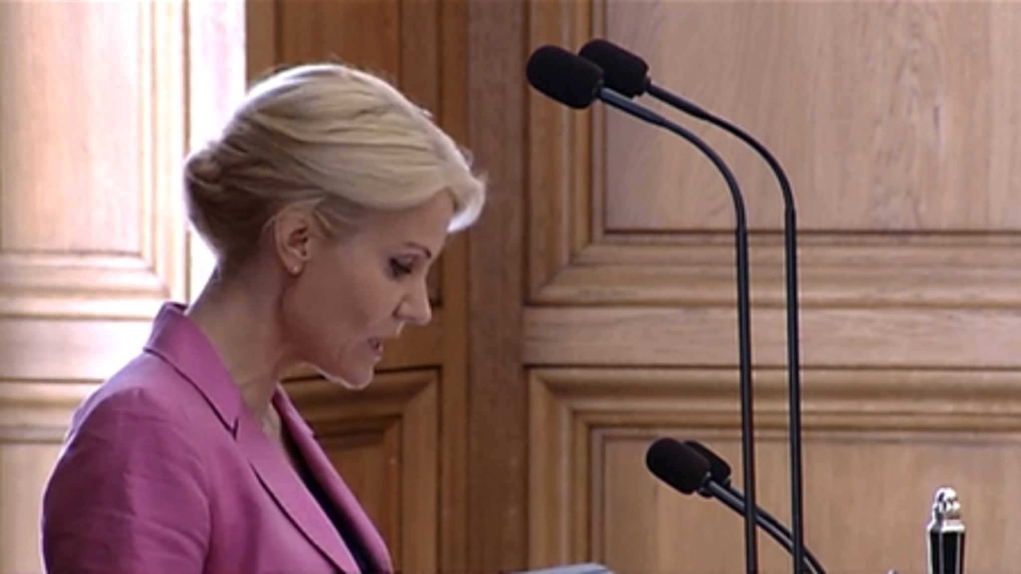 "EU er ikke én stor velfærdsstat. Og det skal EU heller ikke være," sagde statsministeren i går ved Folketingets afslutningsdebat.