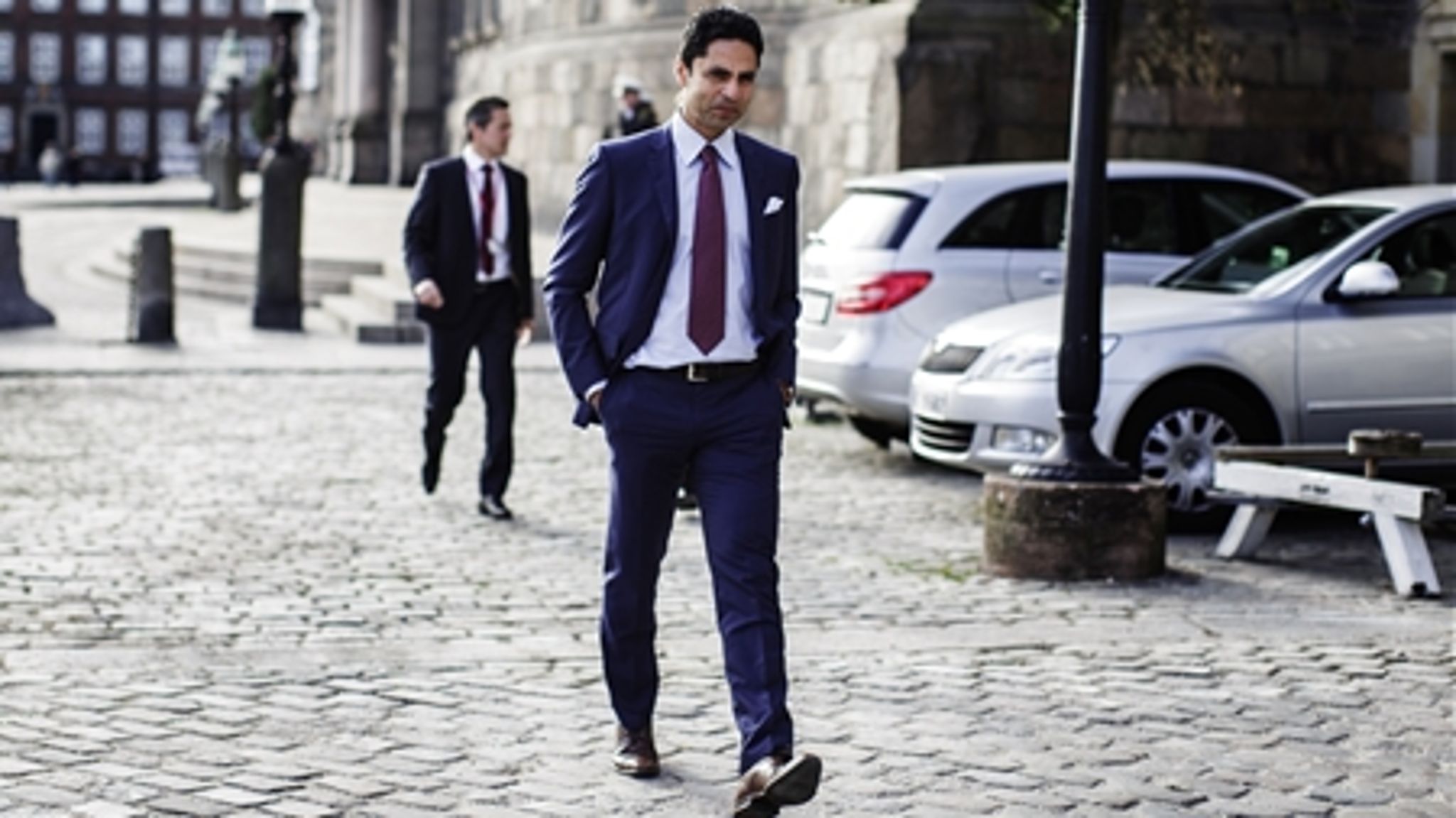 Socialminister Manu Sareen (R) varsler ændringer i Socialministeriet.