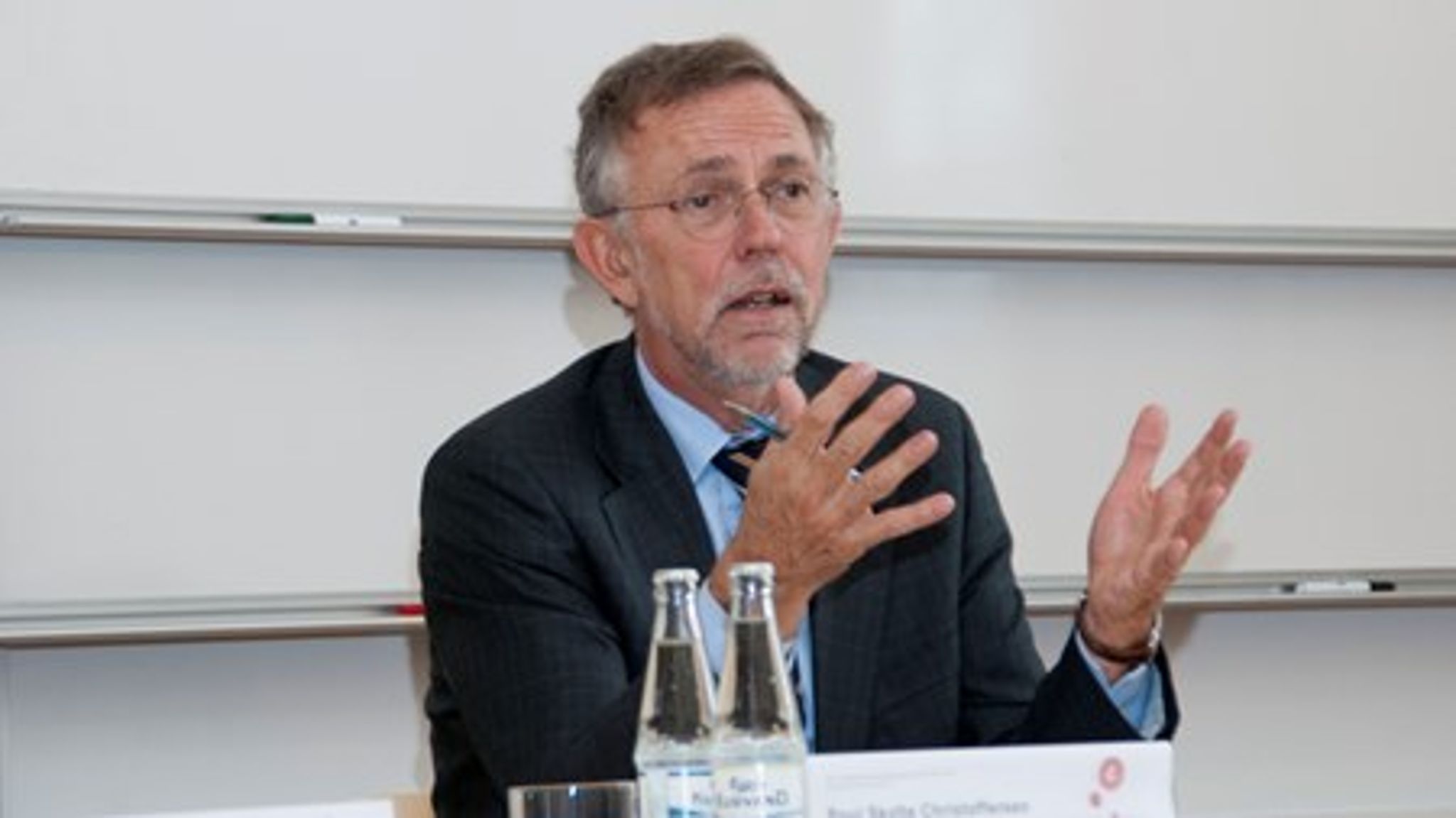 Som ambassadør i Bruxelles fra 1995 til 2003 spillede Poul Skytte Christoffersen en nøglerolle i forhandlingerne om EU's udvidelse med ti nye lande under dansk EU-formandskab. <br>