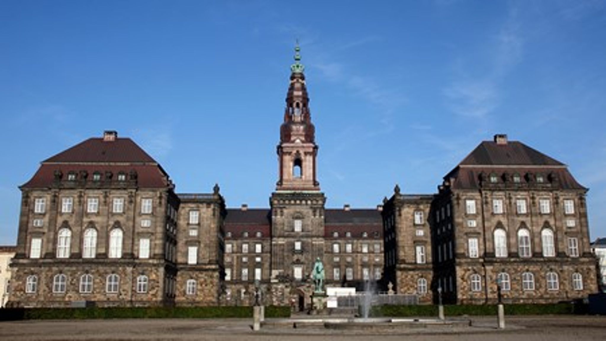På Christiansborg er flere partier enige om, at politikerne ikke skal forlange af kulturinstitutionerne, at de skal lave eksempelvis sociale aktiviteter eller integrationsprojekter. Men de må gerne gøre det, mener de Radikale.