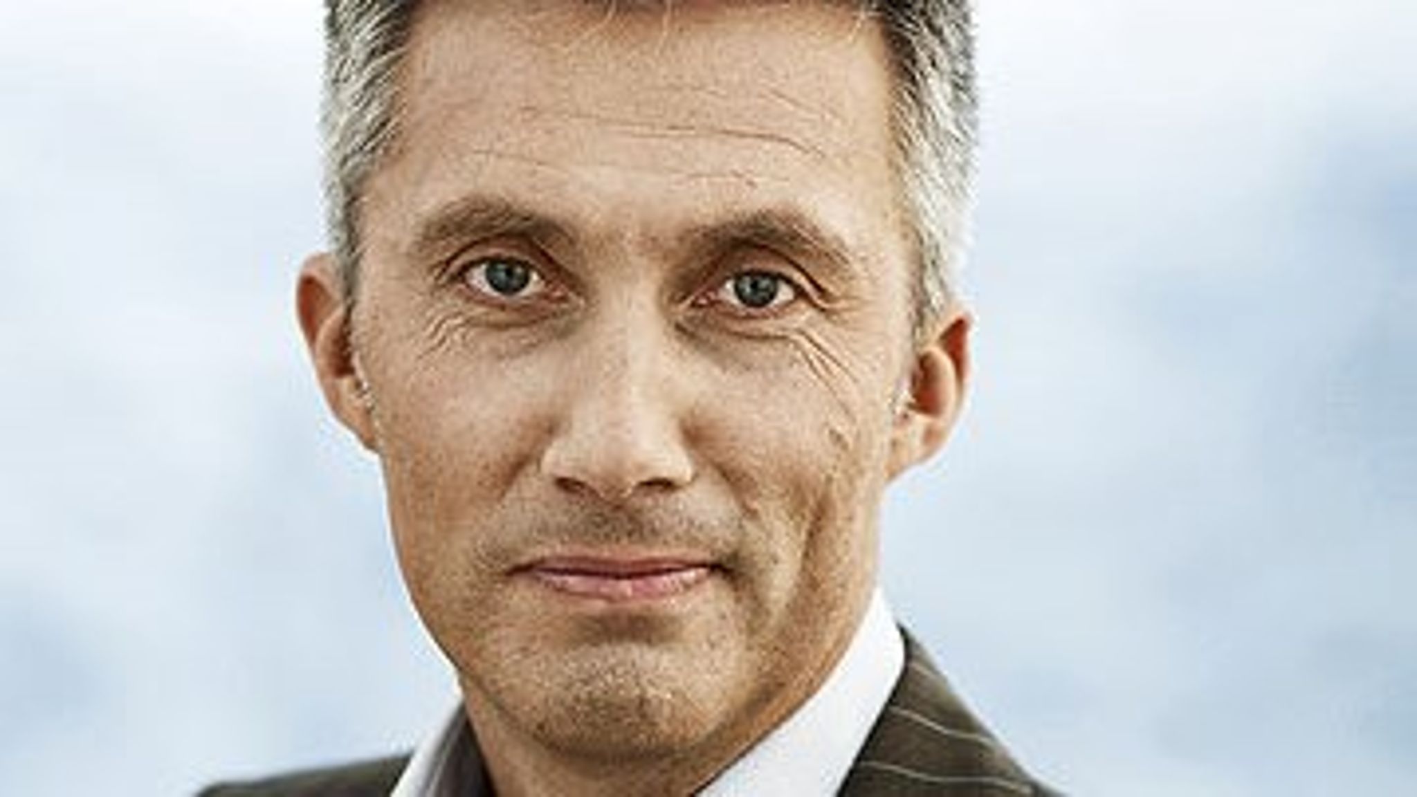 Efter næste valg kan Venstres formand godt&nbsp;forvente sig lidt udskiftning i sin folketingsgruppe. Seks nye kandidater trænger sig på og tegner til at&nbsp;skubbe siddende venstrefolk af pinden.&nbsp;Blandt de&nbsp;mest prominente af de nye navne er den tidligere EU-parlamentariker og studievært Morten Løkkegaard.&nbsp;