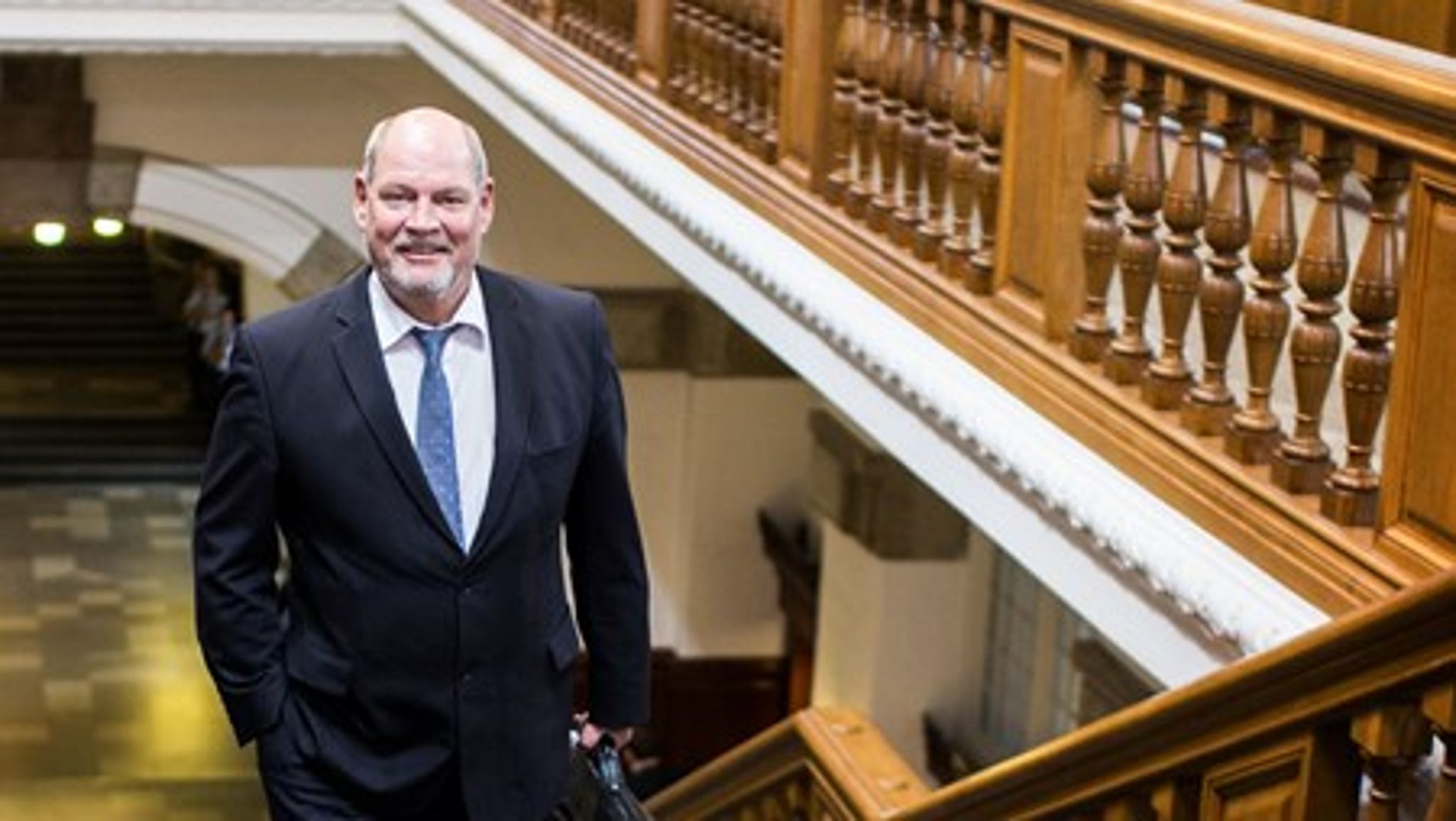 LO og 3F slutter sig nu til den store kreds af organisationer, som kritiserer boligminister Carsten Hansen (S) og regeringen for ikke at pumpe endnu flere penge i renoveringen af den almene sektor. <br>