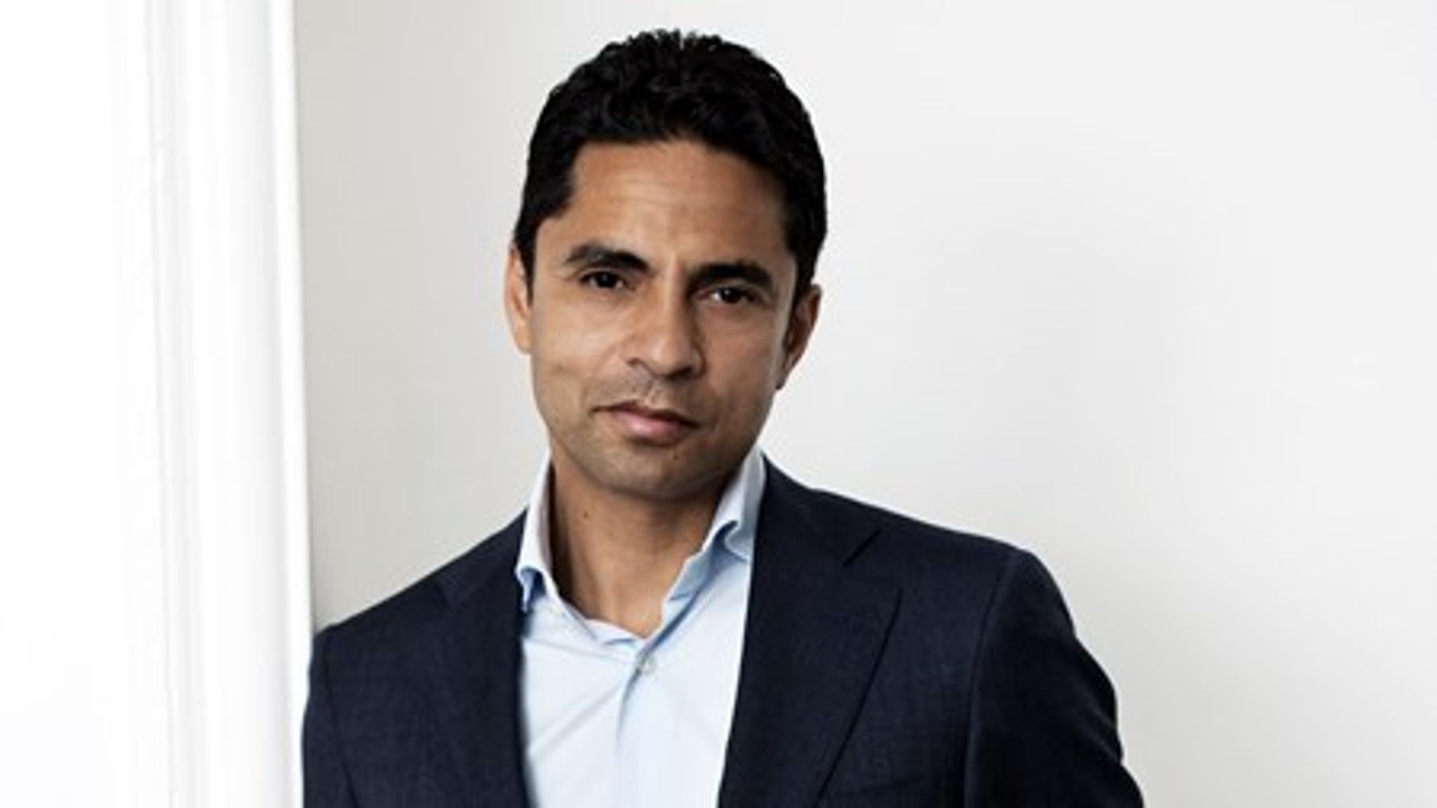 Social- og integrationsminister Manu Sareen (R) er af indisk afstemning og kan dermed glæde sig over at tilhøre en af de etniske grupper, der har en meget lavere kriminalitetsrate end danskerne. Men for andre etniske grupper ser statistikkerne anderledes dystre ud.<br>