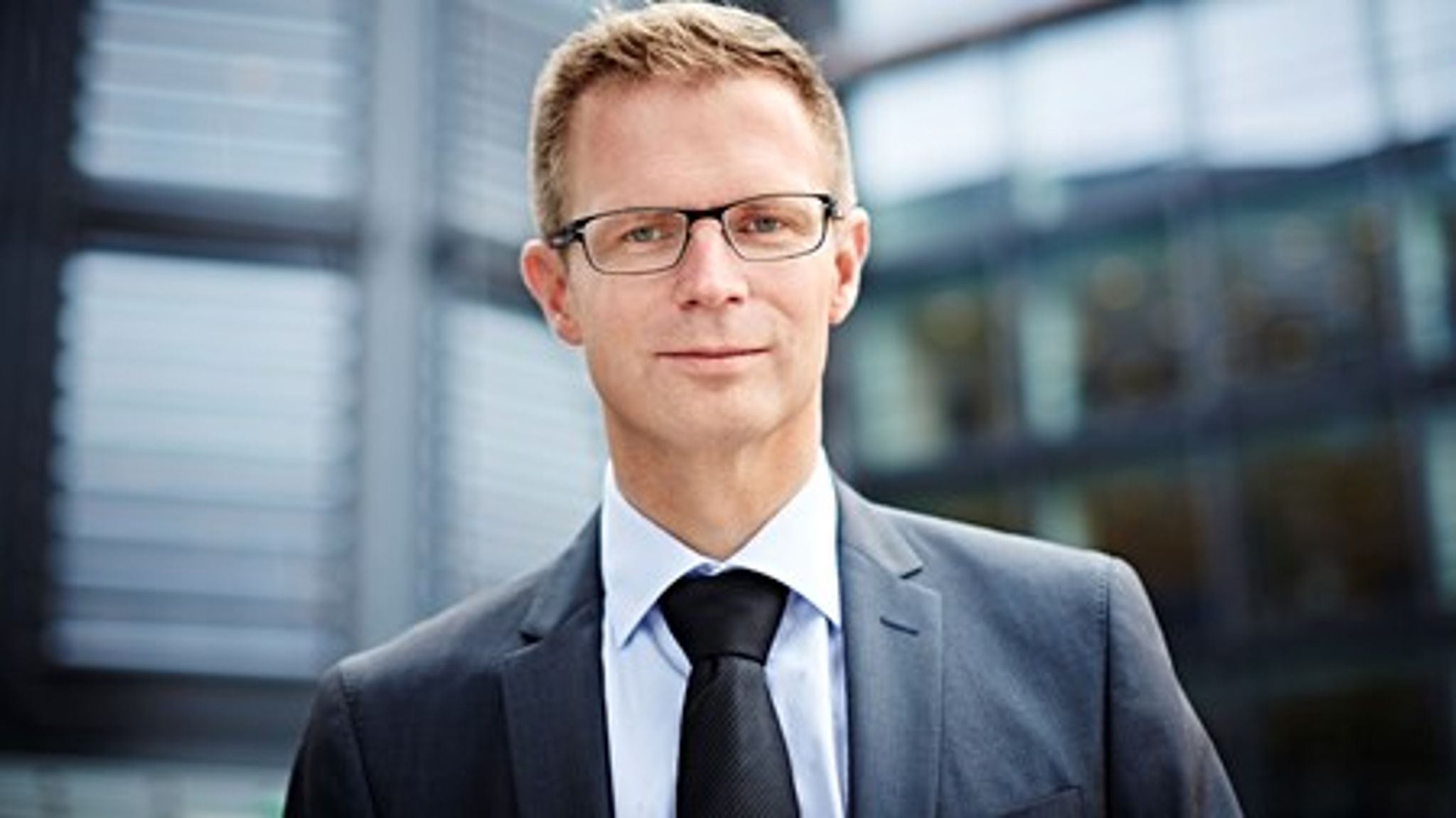 Skatteminister Benny Engelbrecht har valgt at trække det lovforslag, der skulle få den danske lov til at harmonere med EU-retten. 
