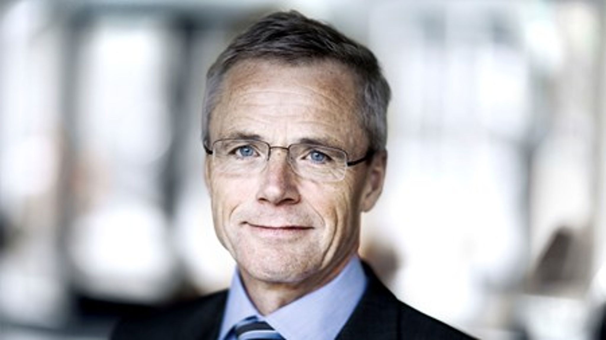 Tidligere havde Justitsministeriet den samlende, tværgående funktion i regeringen, men da den statskundskabsuddannede Anders Eldrup (billedet) overtog departementschef-jobbet i Finansministeriet, og Mogens Lykketoft blev finansminister i 1993, flytter fokus over på budgetstyring.