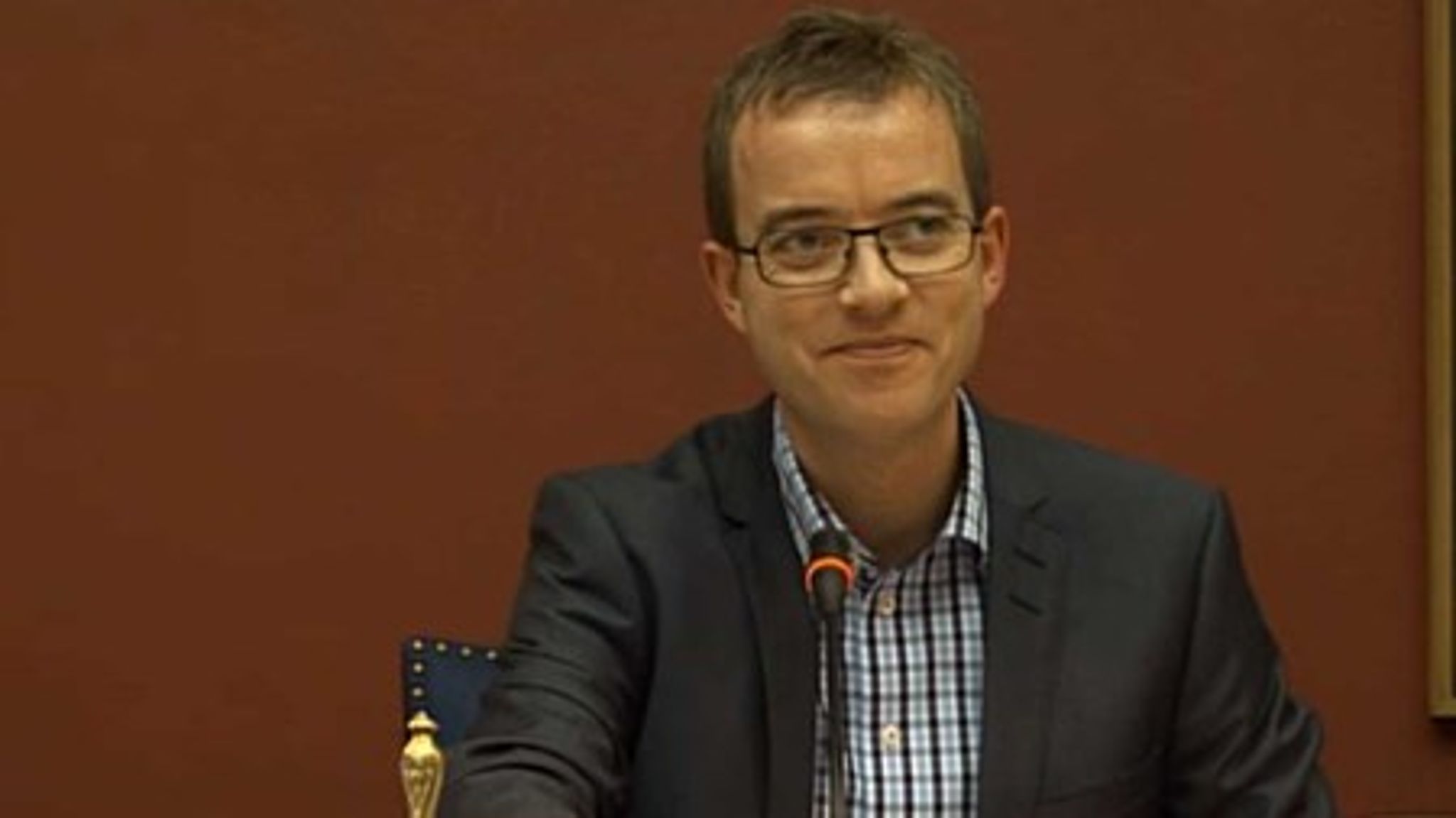 Venstres forskningsordfører, Esben Lunde Larsen, er stærkt kritisk i forhold til, om Kvalitetsudvalgets anbefalinger overhovedet kan bruges til noget, fordi han mener, regeringen har formuleret udvalgets opgave forkert. <br>