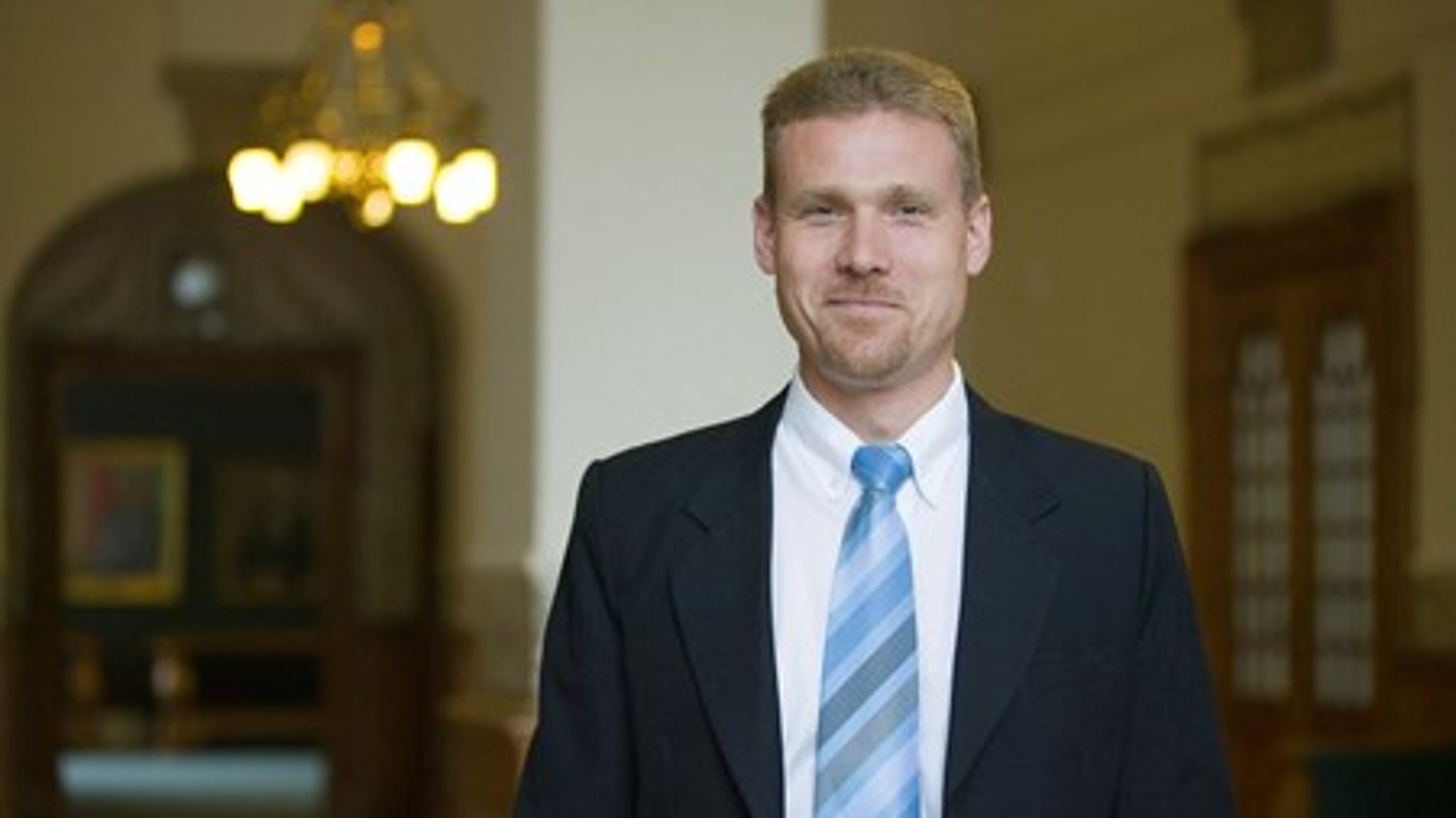 Tom Behnke (K) nåede først ni år i Folketinget for Fremskridtpartiet og har siden repræsenteret Konservative i ti år.&nbsp;