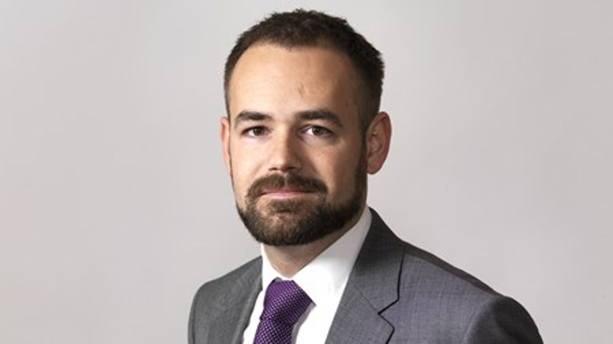 Virksomhederne skal blive bedre til at se på de kompetencer, som flygtninge og indvandrere har med sig, mener Jacob Bundsgaard (S), formand for KL's arbejdsmarkeds- og erhvervsudvalg.