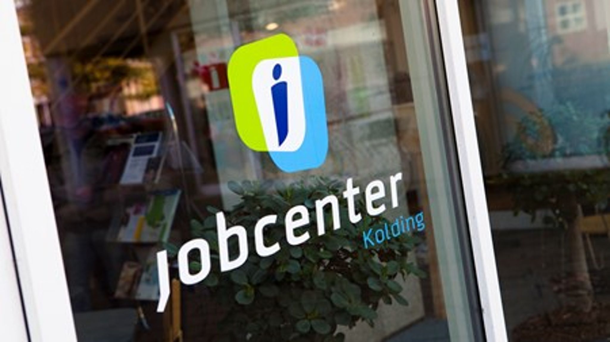Lidt flere kom i arbejde i december, viser tal fra Danmarks Statistik. 