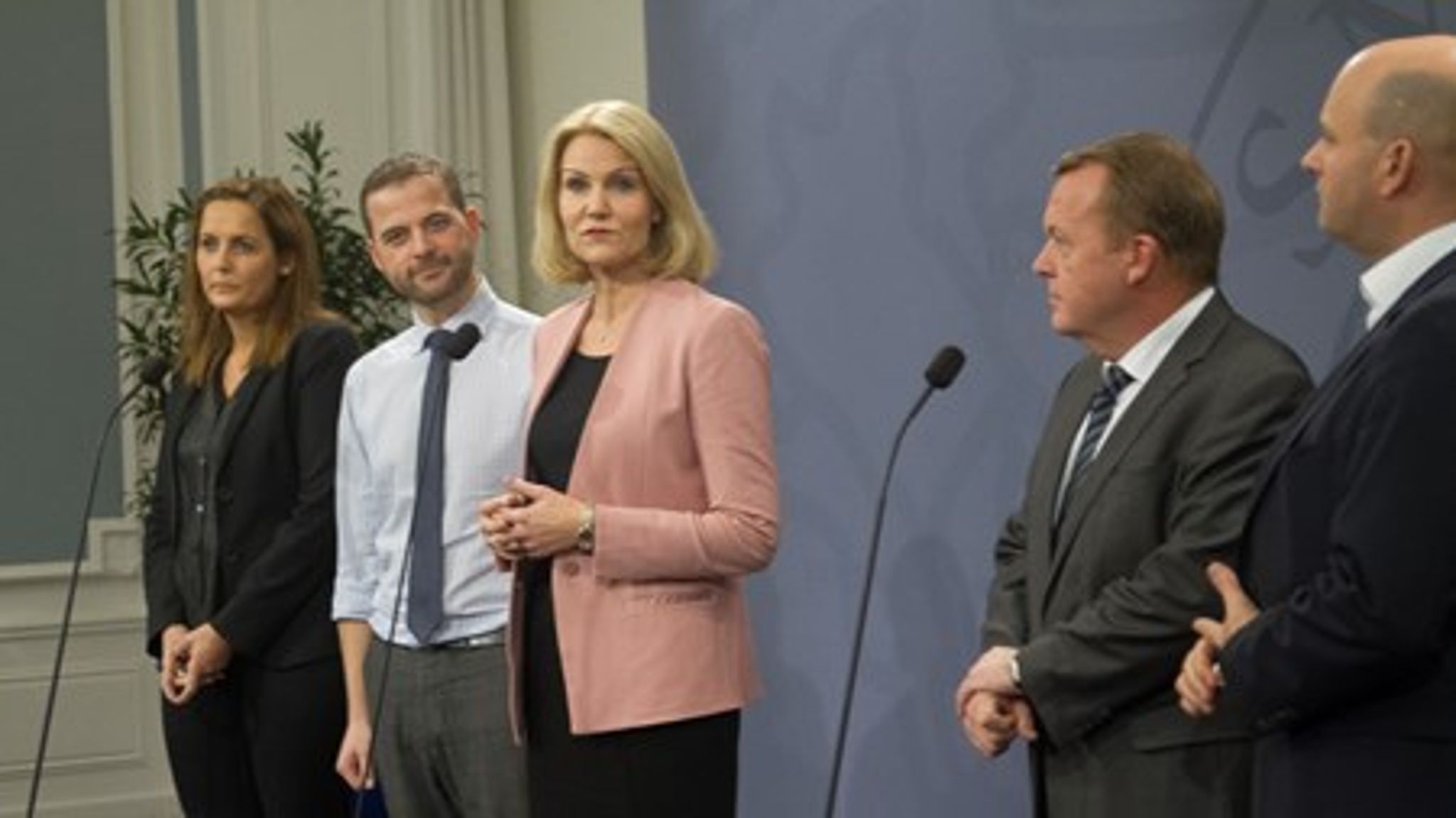 I december indgik Socialdemokraterne, Venstre, Radikale, SF og Konservative en aftale, der sender det danske retsforbehold til folkeafstemning senest i begyndelsen af 2016.&nbsp;