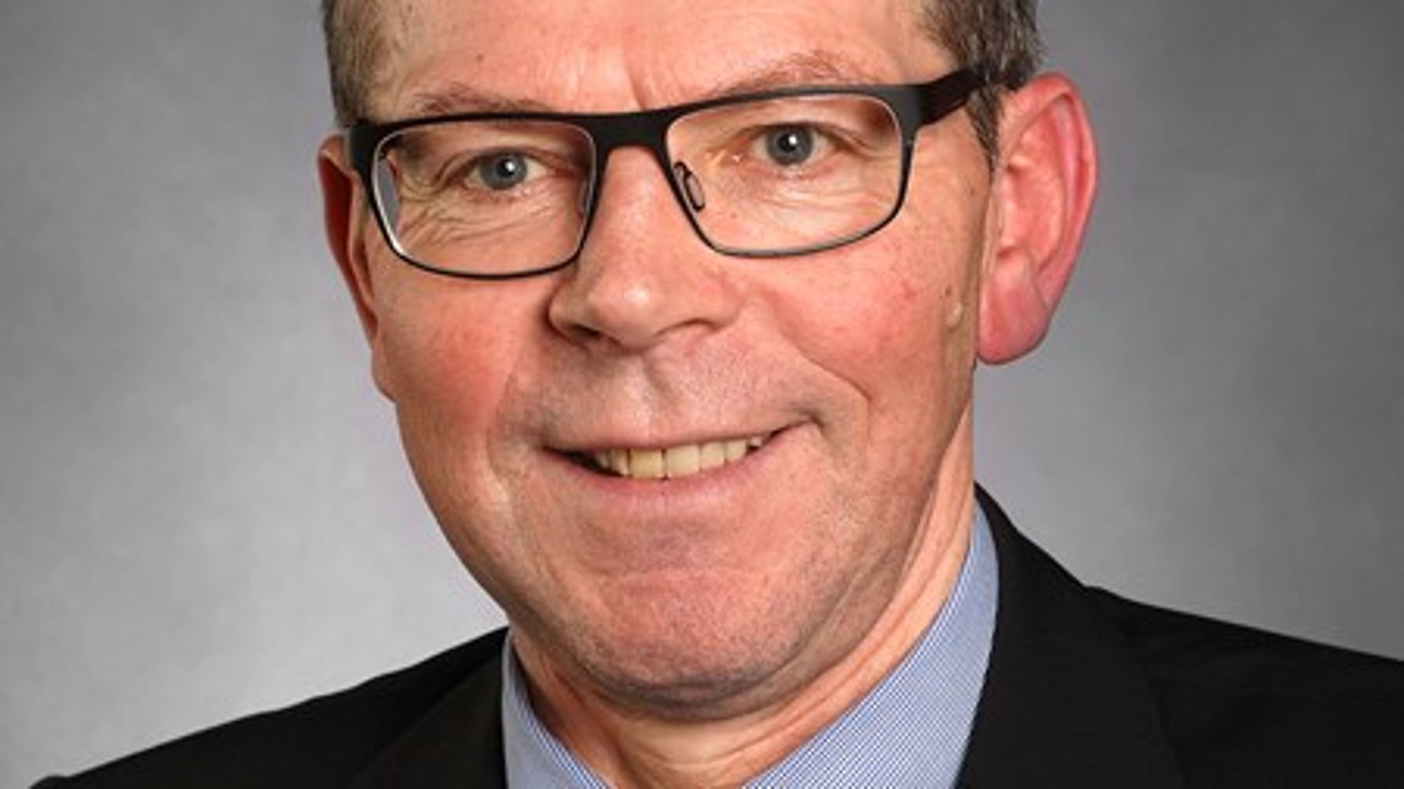 "Rigtig mange af vores borgere, der bor i yderområderne, har en rigtig
god økonomi. Derfor er det vigtigt at få lavet en statslig lånepulje," skriver




<span>Knud
Kristensen<b>, </b>borgmester i
Vesthimmerlands Kommune</span>.<br>