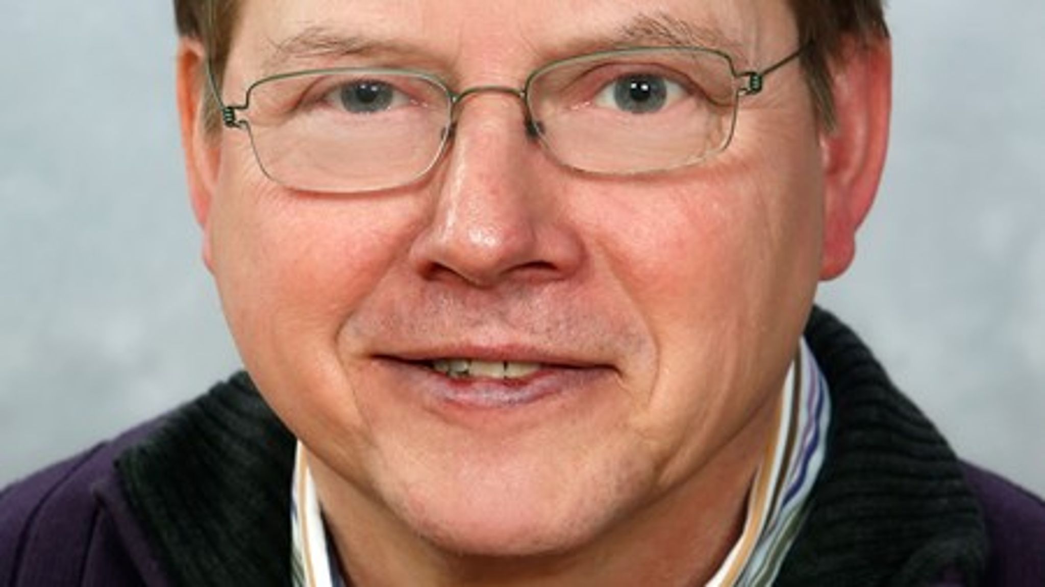 "Bankerne skal i spil, og det kan de måske komme,
hvis der åbnes for mixbanklån med en vis statslig og/eller forsikringsbaseret
puljegaranti, men hvor kreditvurderingen sker hos den långivende bank, der har
det lokale kendskab til egnen og familien," skriver Allan Malskær, landsformand, Parcelhusejernes Landsforening.






<br>