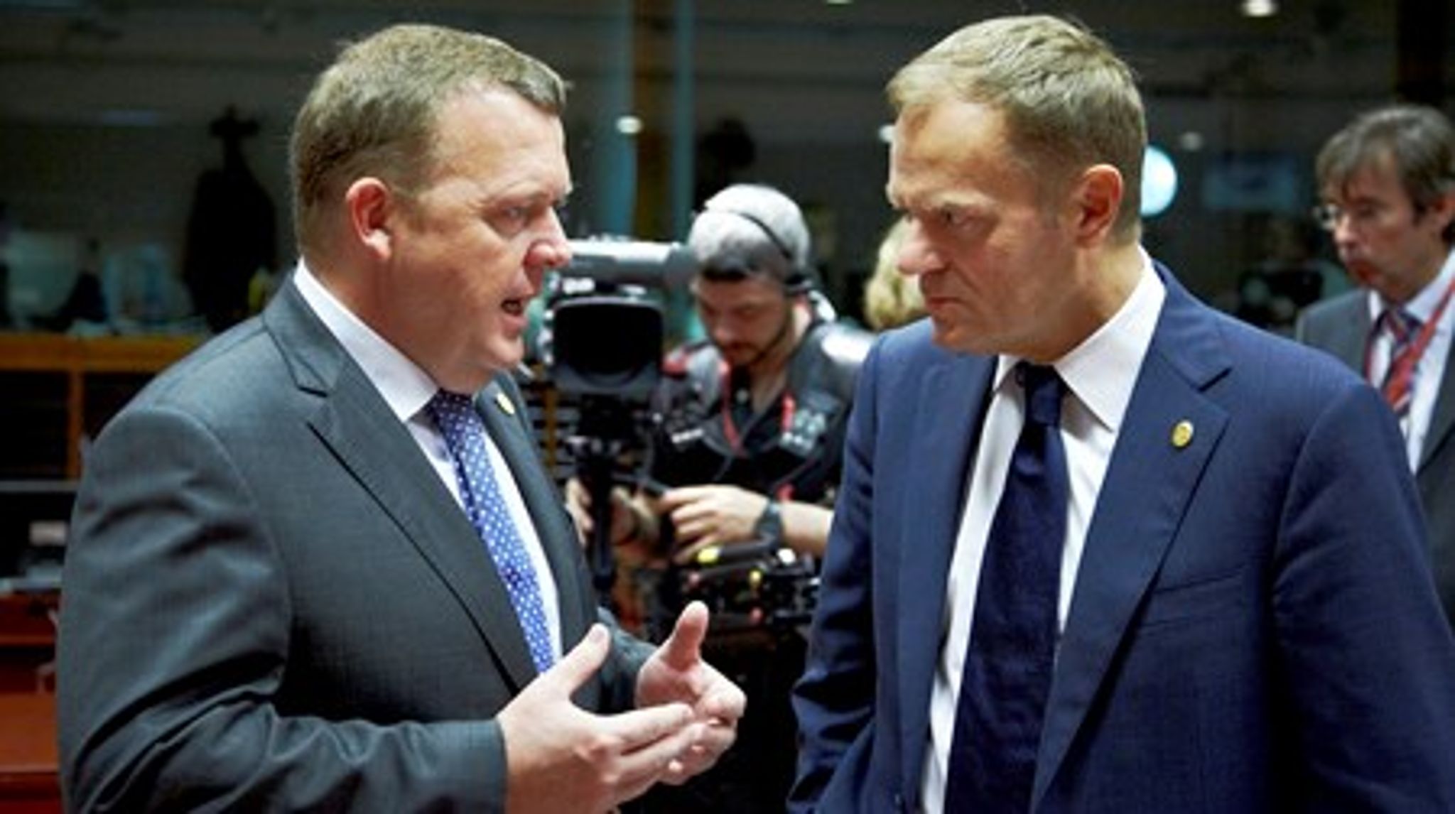Flest vælgere ser en borgerlig regering som bedst til at håndtere EU-politikken. Her er det daværende V-statsminister Lars Løkke Rasmussen, der til EU-topmøde i sommeren 2011 udvekslede synspunkter med Polens daværende premierminister - den nuværende EU-præsident - Donald Tusk.