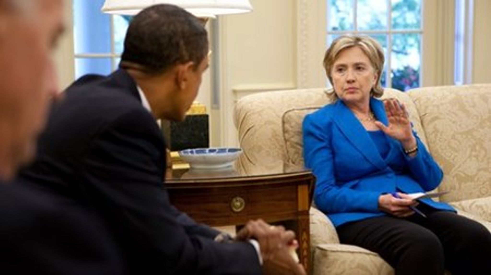 Hillary Clinton annoncerede søndag aften dansk tid, at hun kæmper for&nbsp;at blive demokraternes præsidentkandidat i 2016. Obama sagde kort forinden, at hun er en formidabel kandidat.
