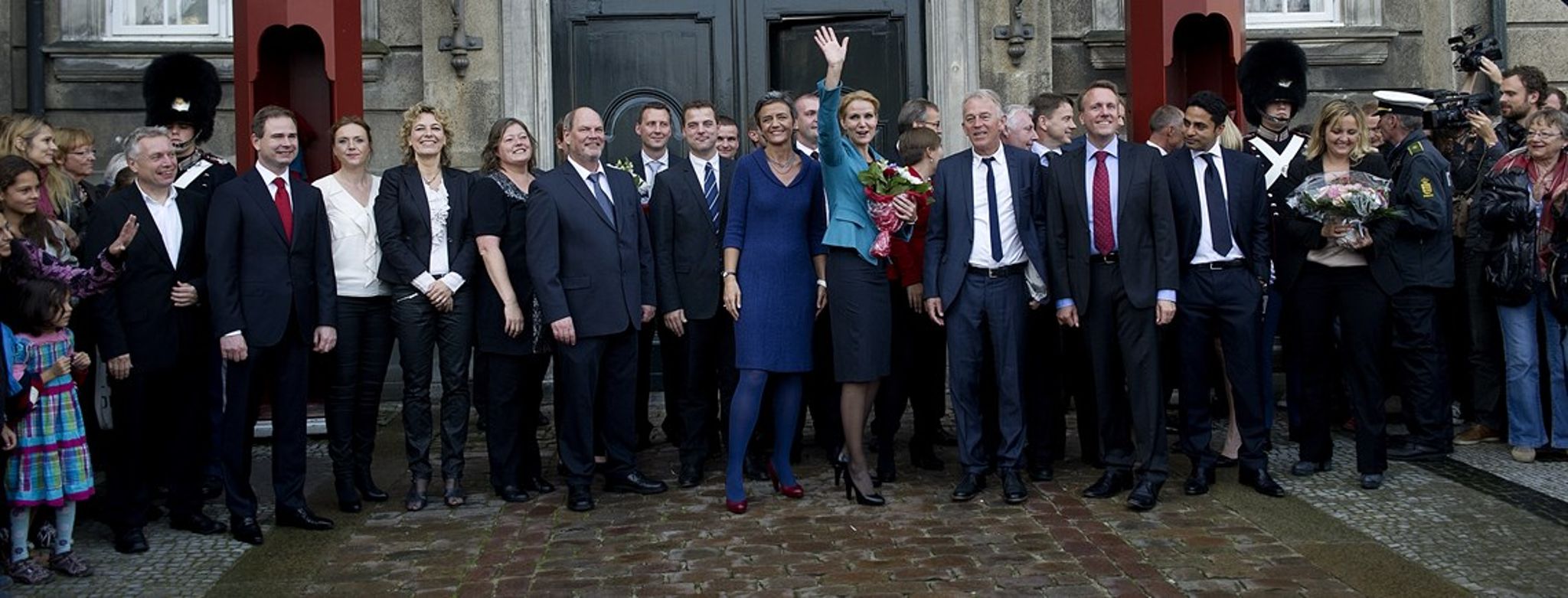 Statsminister Helle Thorning-Schmidt præsenterer sin S-R-SF-regering 3. oktober på Amalienborg.&nbsp;