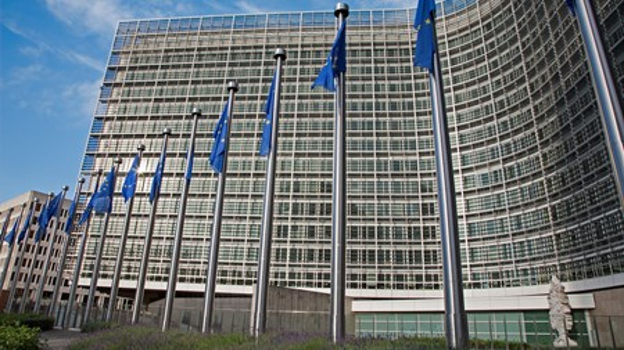 EU-Kommissionens udspil til et digitalt indre marked truer dansk ophavsret, skriver Mogens Blicher Bjerregård, Niels Mosumgaard, og Christine Bødtcher-Hansen, henholdsvis præsident for European Federation of Journalists (EFJ), formand for Koda og direktør i Forlæggerforeningen.
