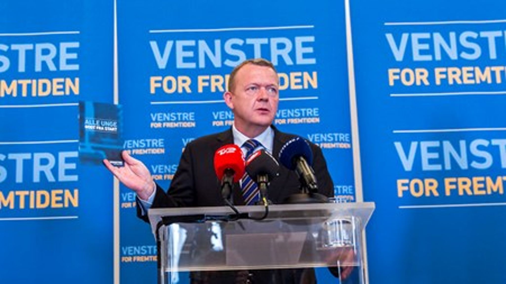 <span>Venstres formand Lars Løkke Rasmussen, næstformand Kristian Jensen og politisk ordfører Inger Støjberg præsenterede mandag partiets unge-udspil <a href="http://www.altinget.dk/misc/150601-Alle-unge-godt-fra-start.pdf" target="" rel="">"Alle unge skal have en god start".</a></span><div><br></div>