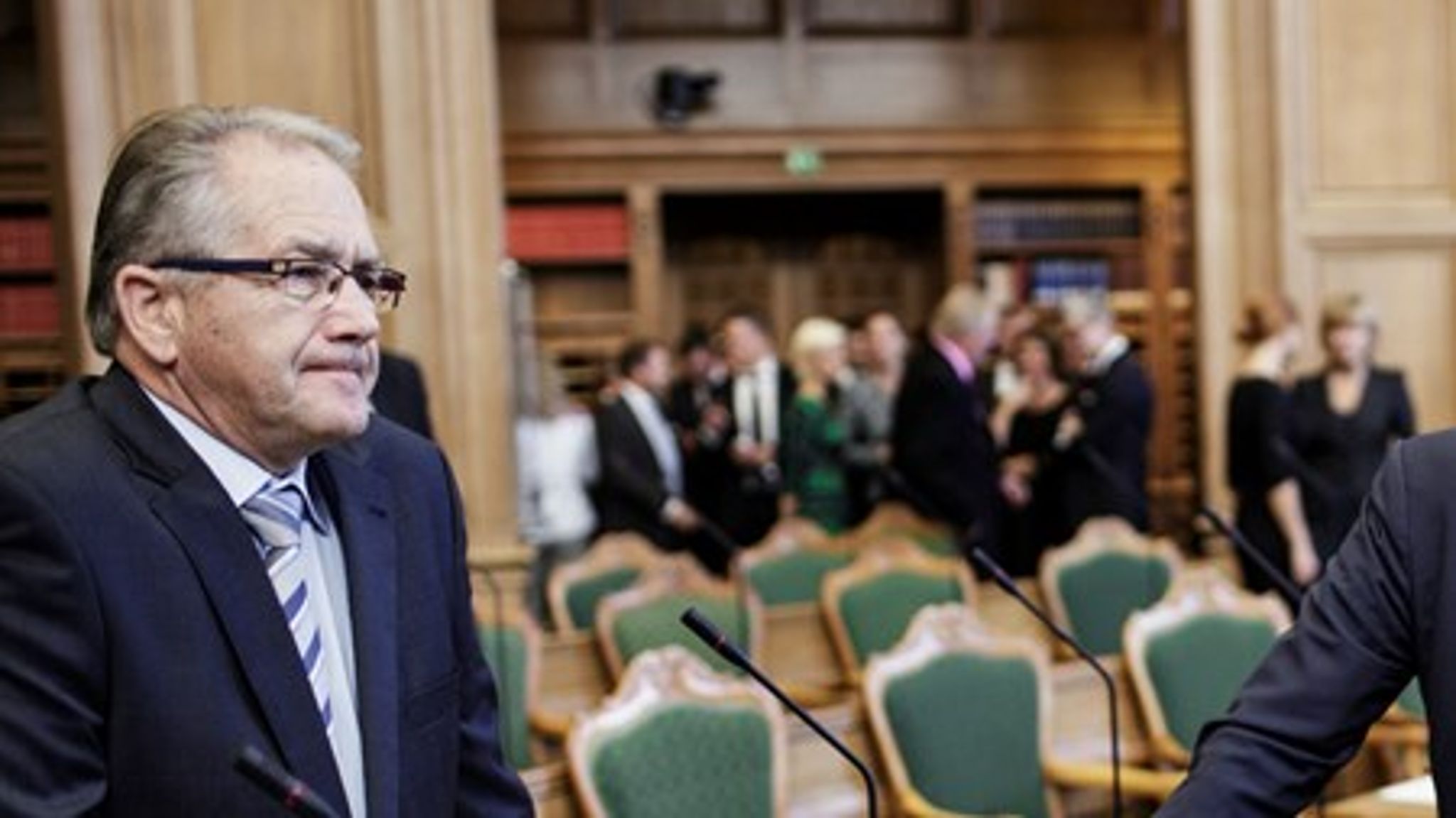 "Vi har jo haft nogle mærkelige sager i pressen," siger Leif Mikkelsen (LA), der vil presse på for en mere lempelig linje over for mennesker, som ansøger om dansk statsborgerskab.