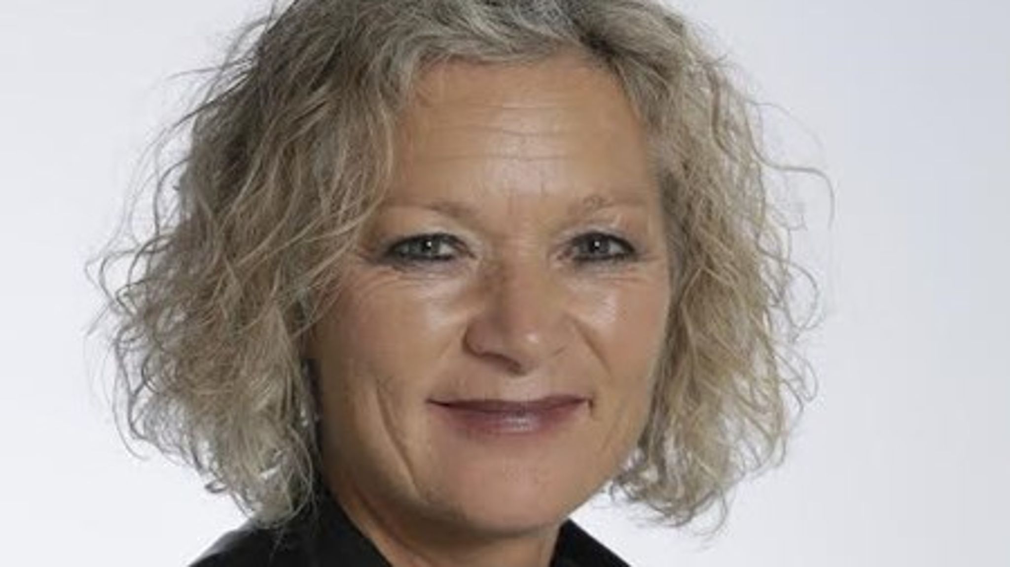 "Der er brug for en erkendelse af, at mundpleje er en afgørende del af de ældres sundhed, og at borgere med behov for hjælp til personlig pleje som udgangspunkt også skal have hjælp til mundplejen for at sikre en værdig og tålelig tilværelse," skriver Elisabeth Gregersen.