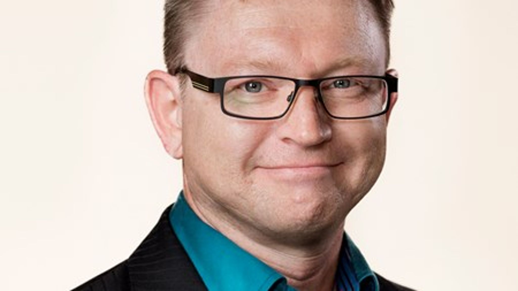 Det giver ikke mening at bruge midler i den arabiske verden, når vi står&nbsp;med de samme problematikker&nbsp;her&nbsp;til lands. Det mener udviklingsordfører Claus Kvist Hansen (DF).