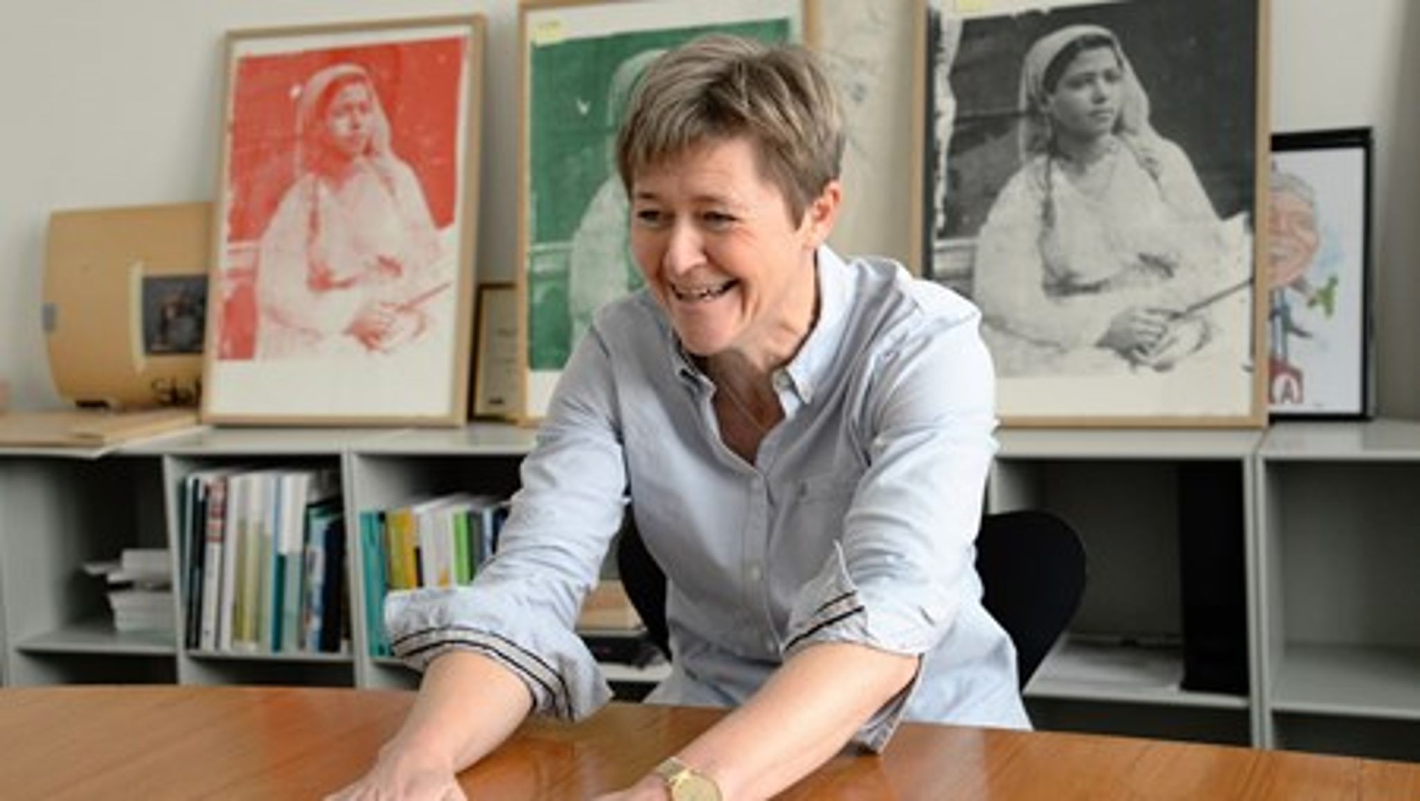 Alt Alternativets kunst er lavet af kvindelige kunstnere og nøje udvalgt af Rasmus Nordquist, der er partiets kultur- og modeekspert, fortæller Josephine Fock. 