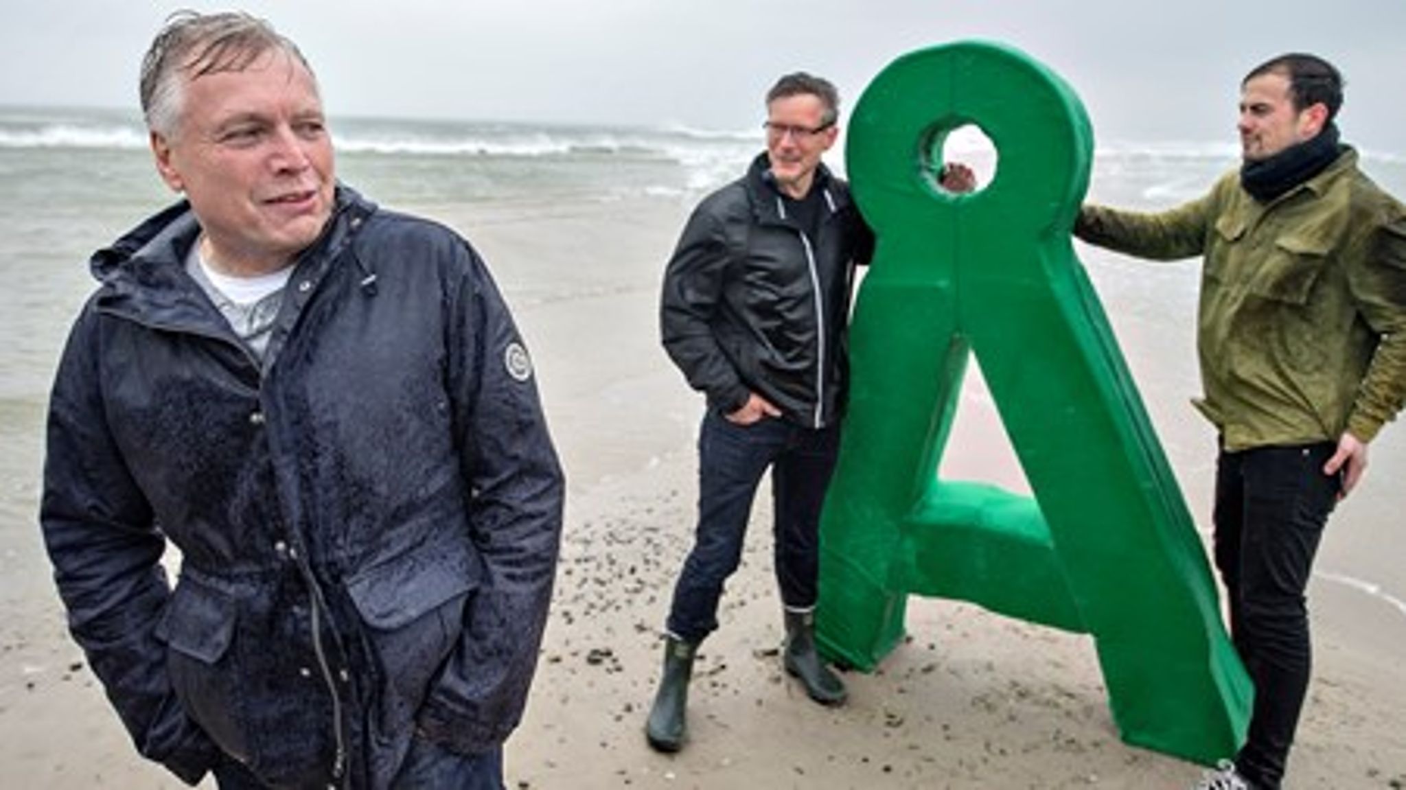 Da 2015 blev skudt igang, var Uffe Elbæks parti, Alternativet, slet ikke med i Risbjergs snit af meningsmålinger. Men da stemmerne blev talt op ved folketingsvalget i juni&nbsp;var Alternativet større end gamle partier som Konservative, Radikale og SF.&nbsp;