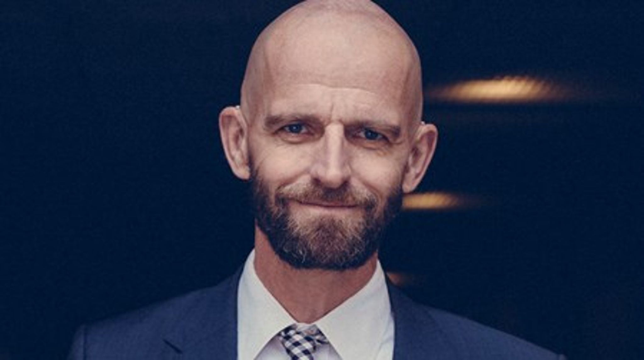 Hvis man i dag synes, at DR virker lidt punch-drunk, kan det sagtens hænge sammen med de borgerlige politikeres ”Slå først, Frede”-taktik over for medie-mastodonten. Det skriver Lars Werge, formand for Dansk Journalistforbund.