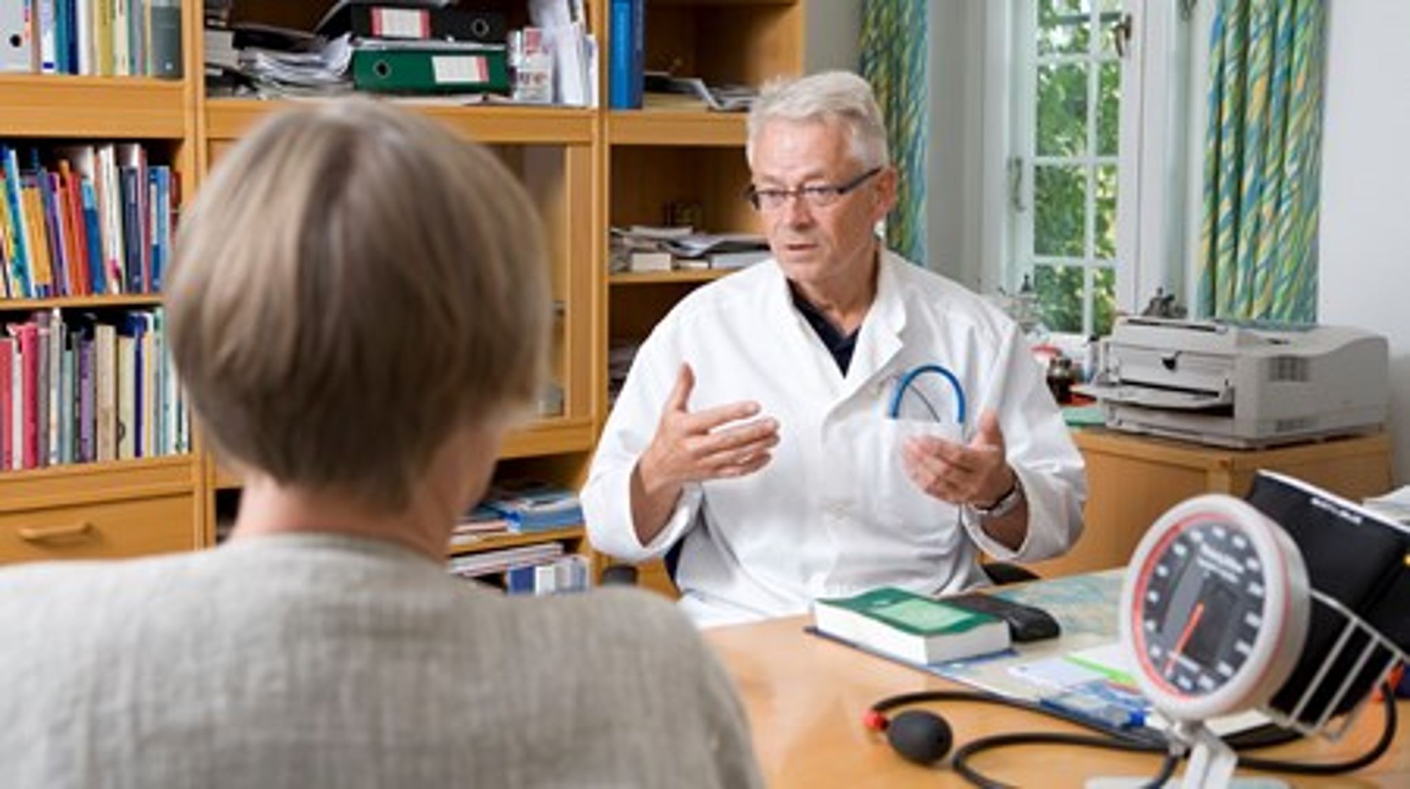 Tords en nøglerolle i det nære sundhedsvæsen&nbsp;kommer de praktiserende lægers organisation ikke med i arbejdet med at føre pennen for&nbsp;planerne for fremtidens sammenhængende sundhedsvæsen.&nbsp;