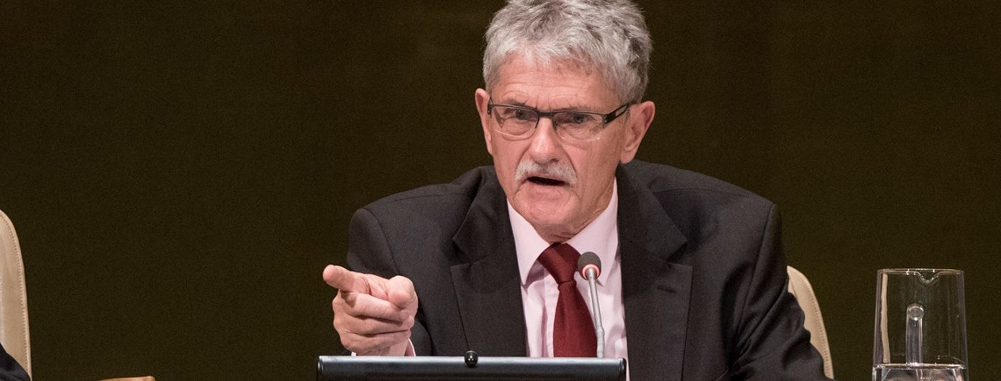 FN-formand Mogens Lykketoft skal holde styr på stater og ngo'er, når de offentlige høringer af kandidaterne til posten som FN-generalsekretær starter 12. april 2016 i New York.